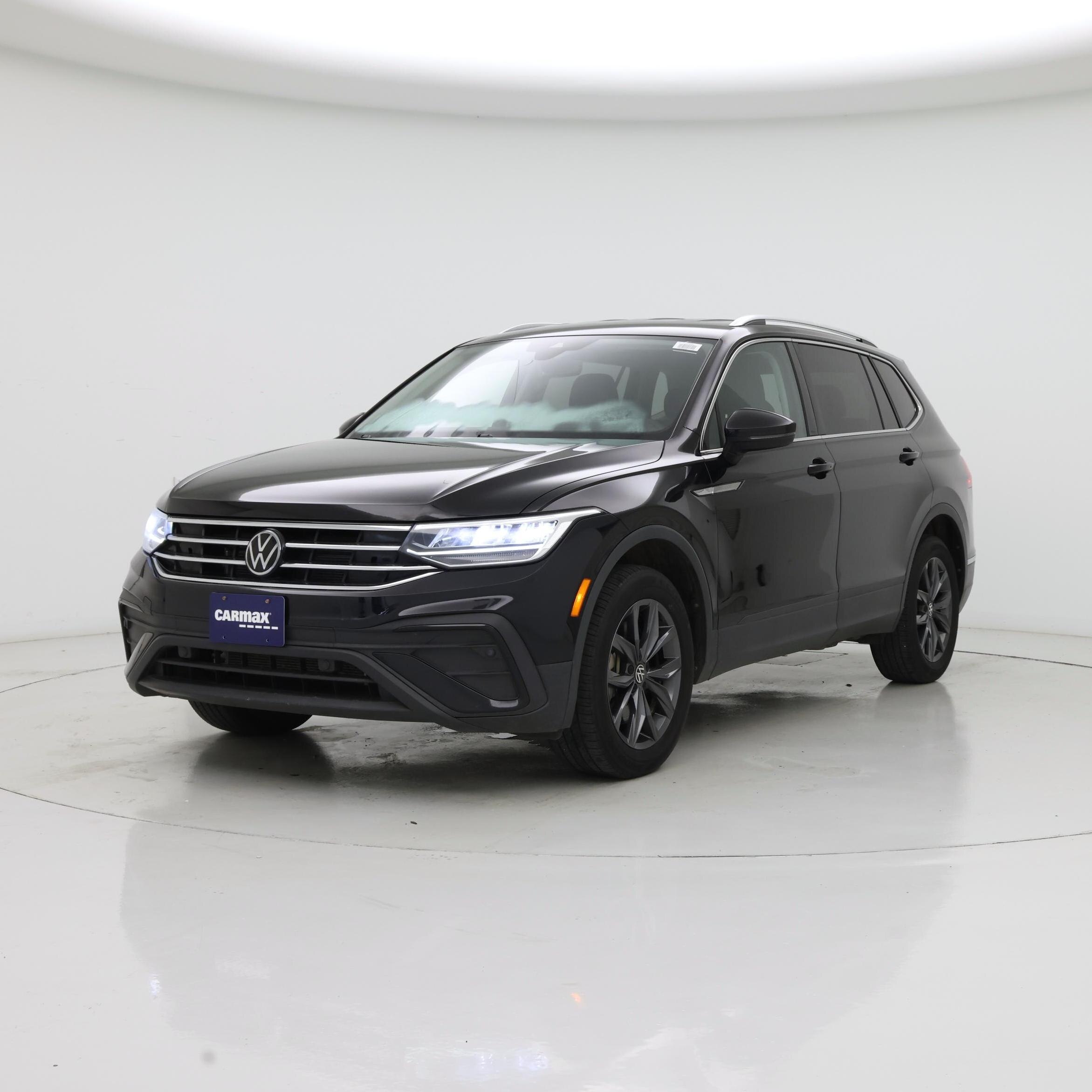 Thumbnail: 2022 Volkswagen Tiguan - 4
