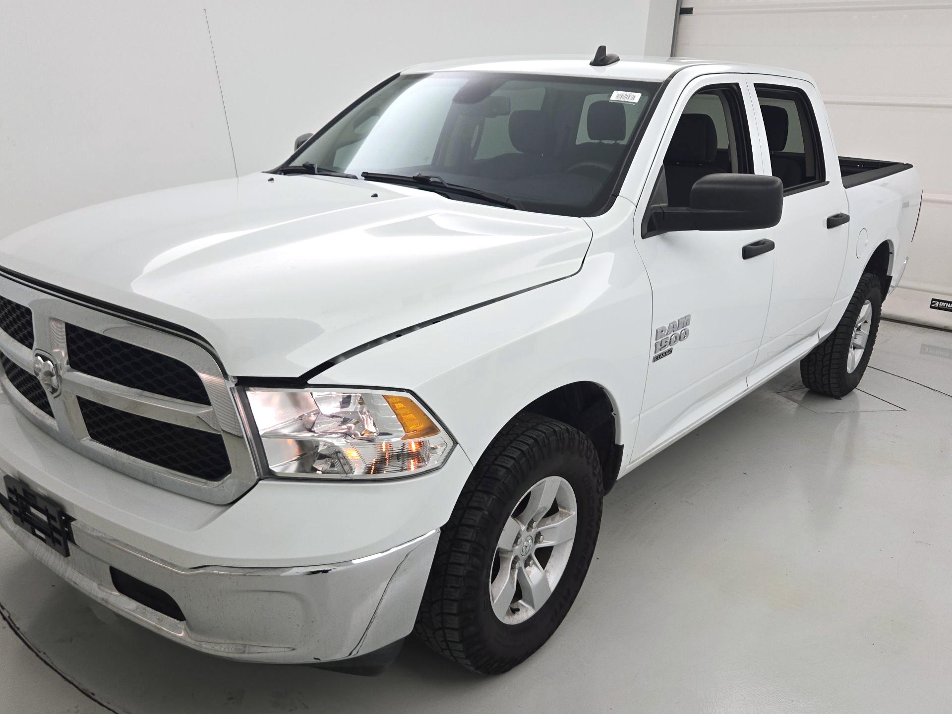 Thumbnail: 2023 RAM 1500 Classic - 3