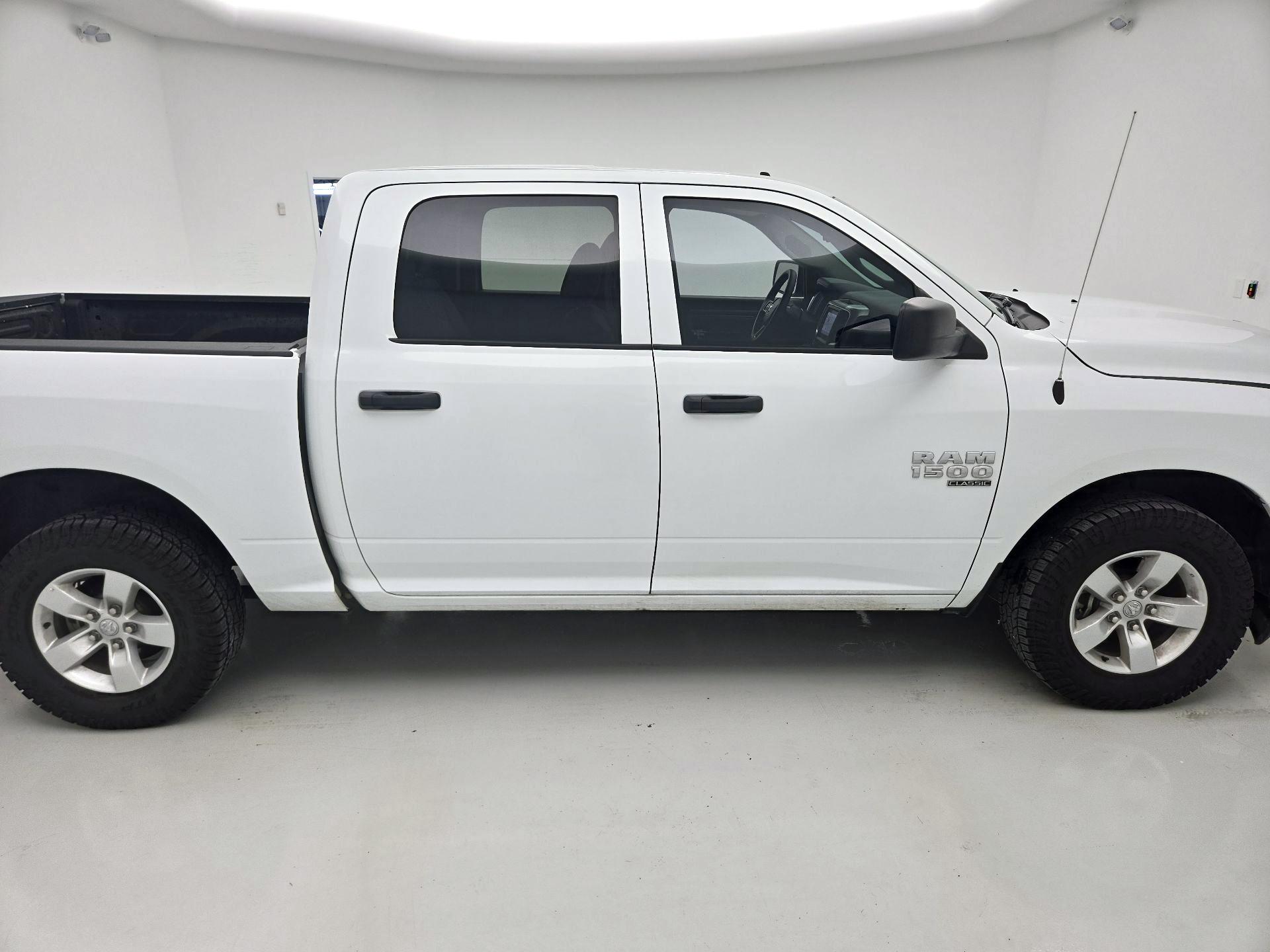Thumbnail: 2023 RAM 1500 Classic - 4