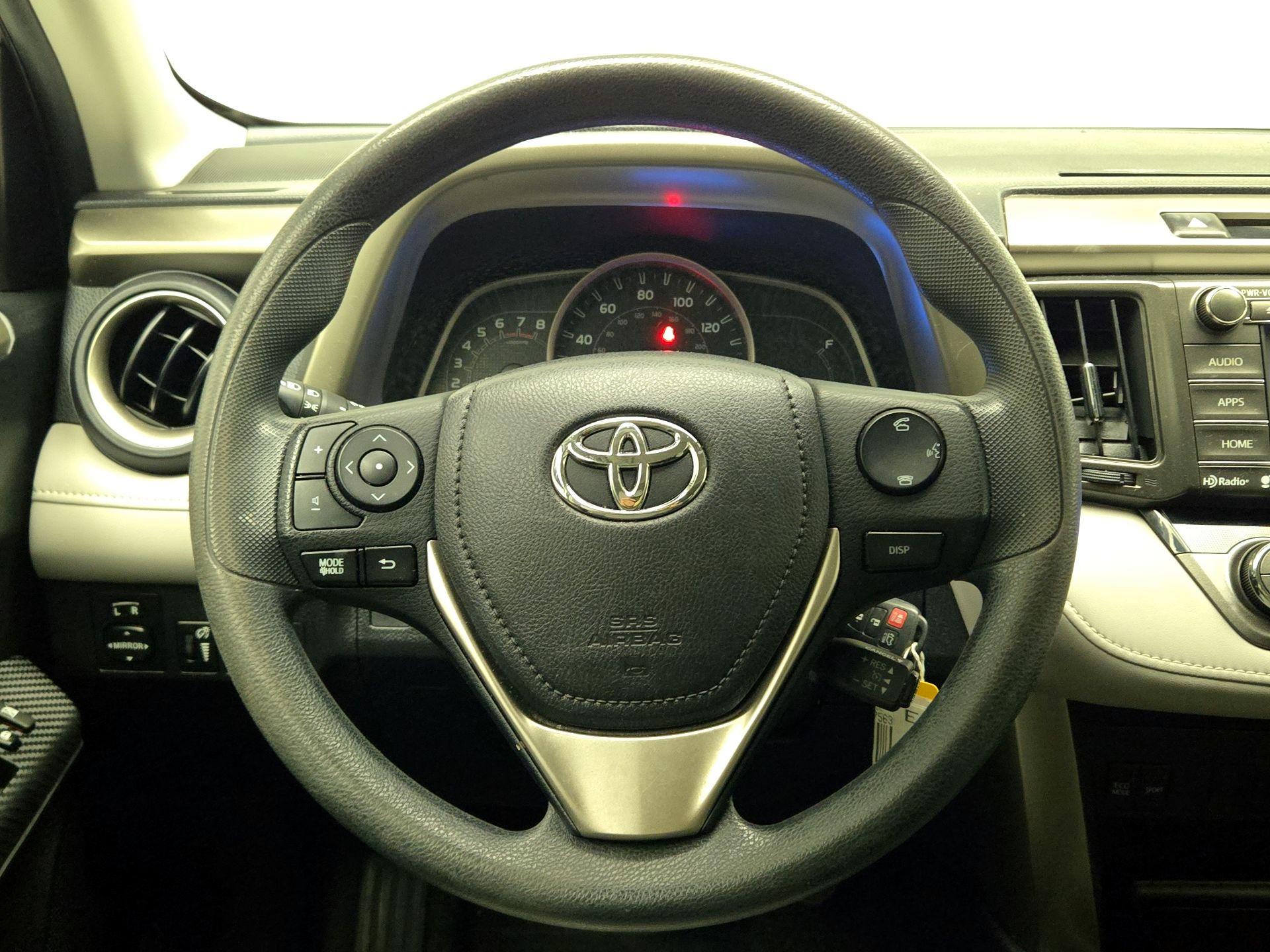 Thumbnail: 2015 Toyota RAV4 - 10