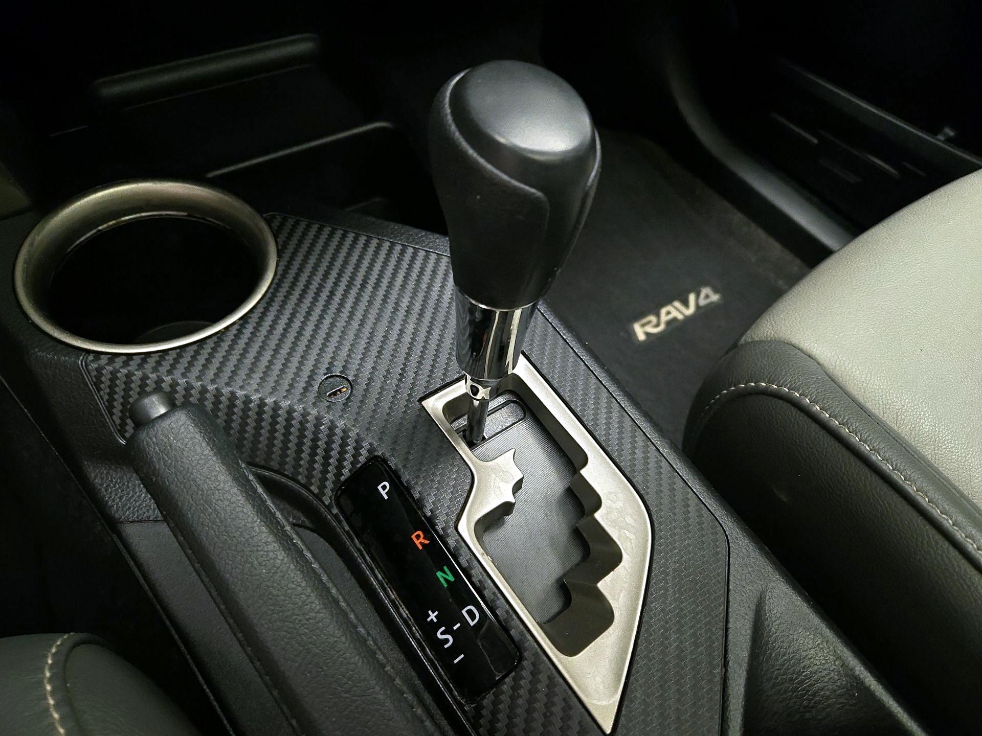 Thumbnail: 2015 Toyota RAV4 - 17