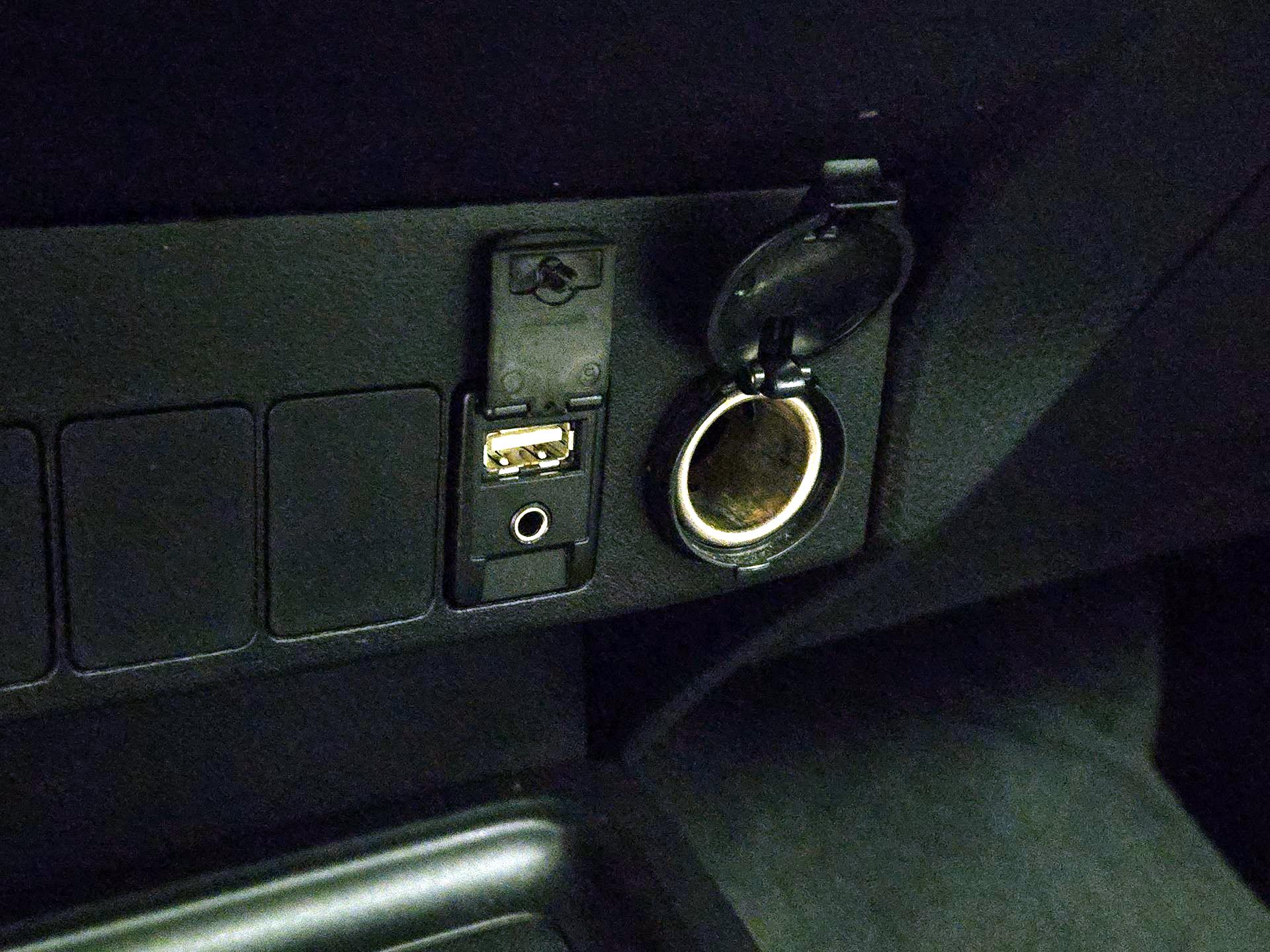 Thumbnail: 2015 Toyota RAV4 - 18