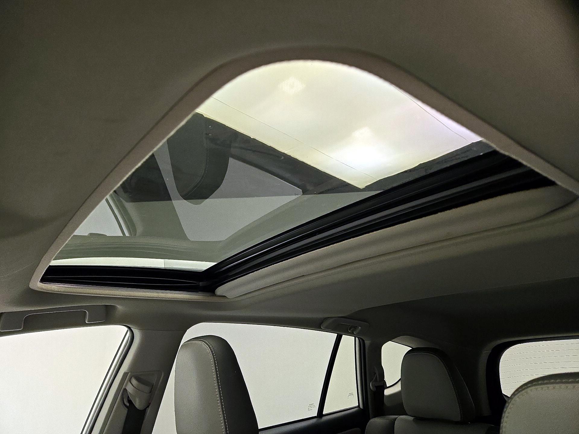 Thumbnail: 2015 Toyota RAV4 - 19