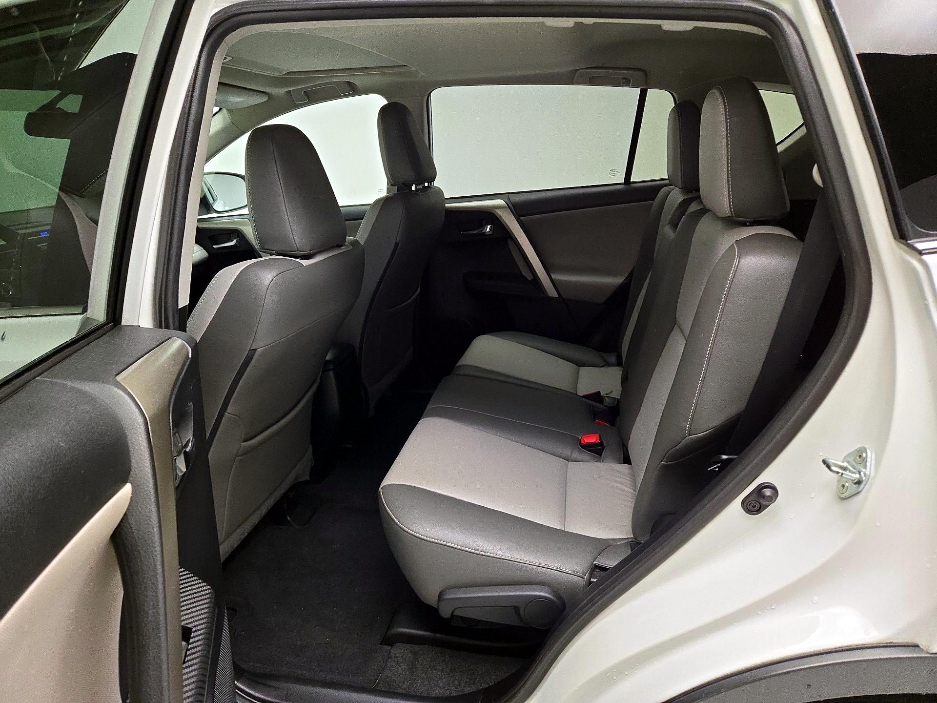 Thumbnail: 2015 Toyota RAV4 - 20