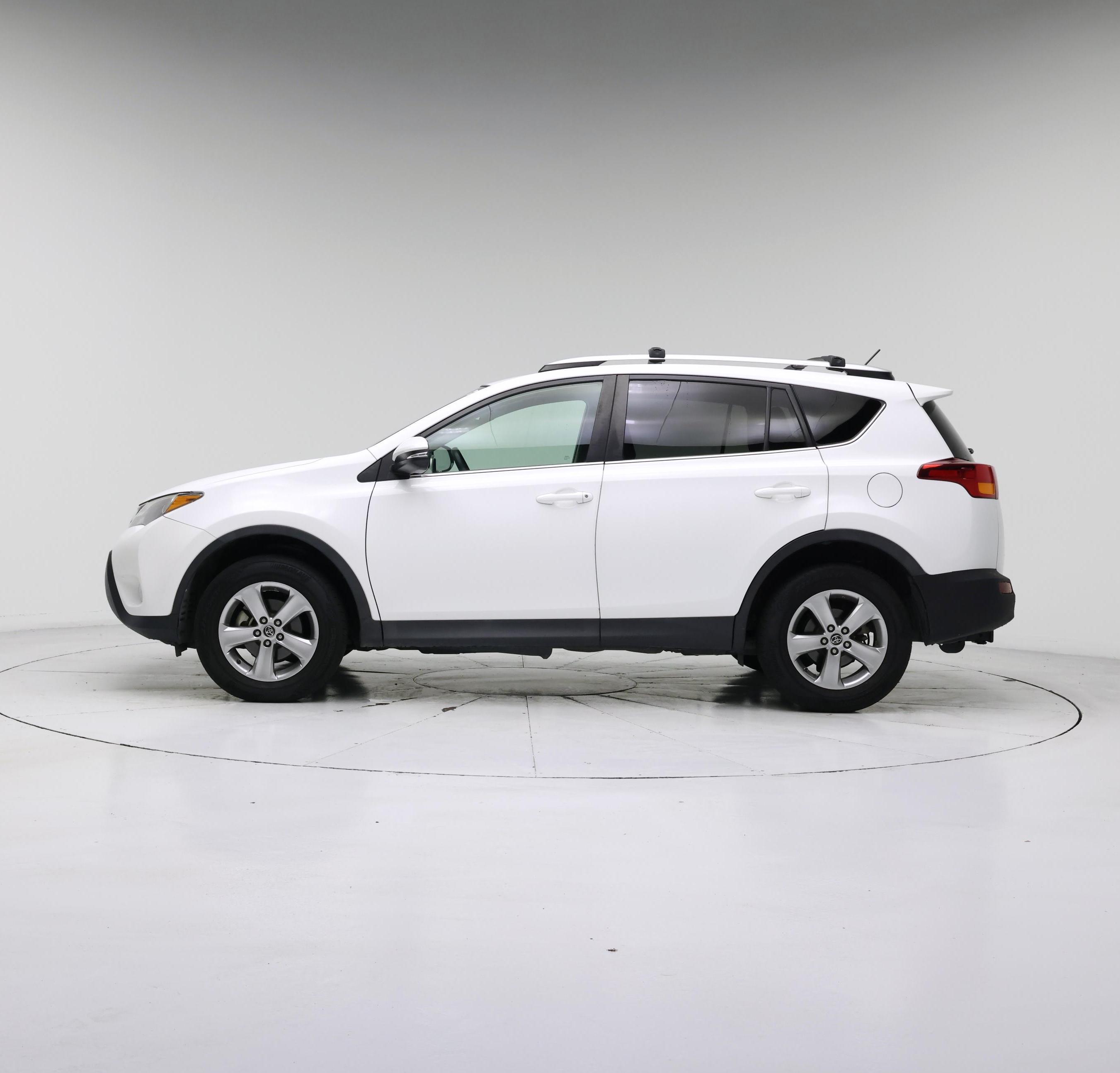 Thumbnail: 2015 Toyota RAV4 - 3