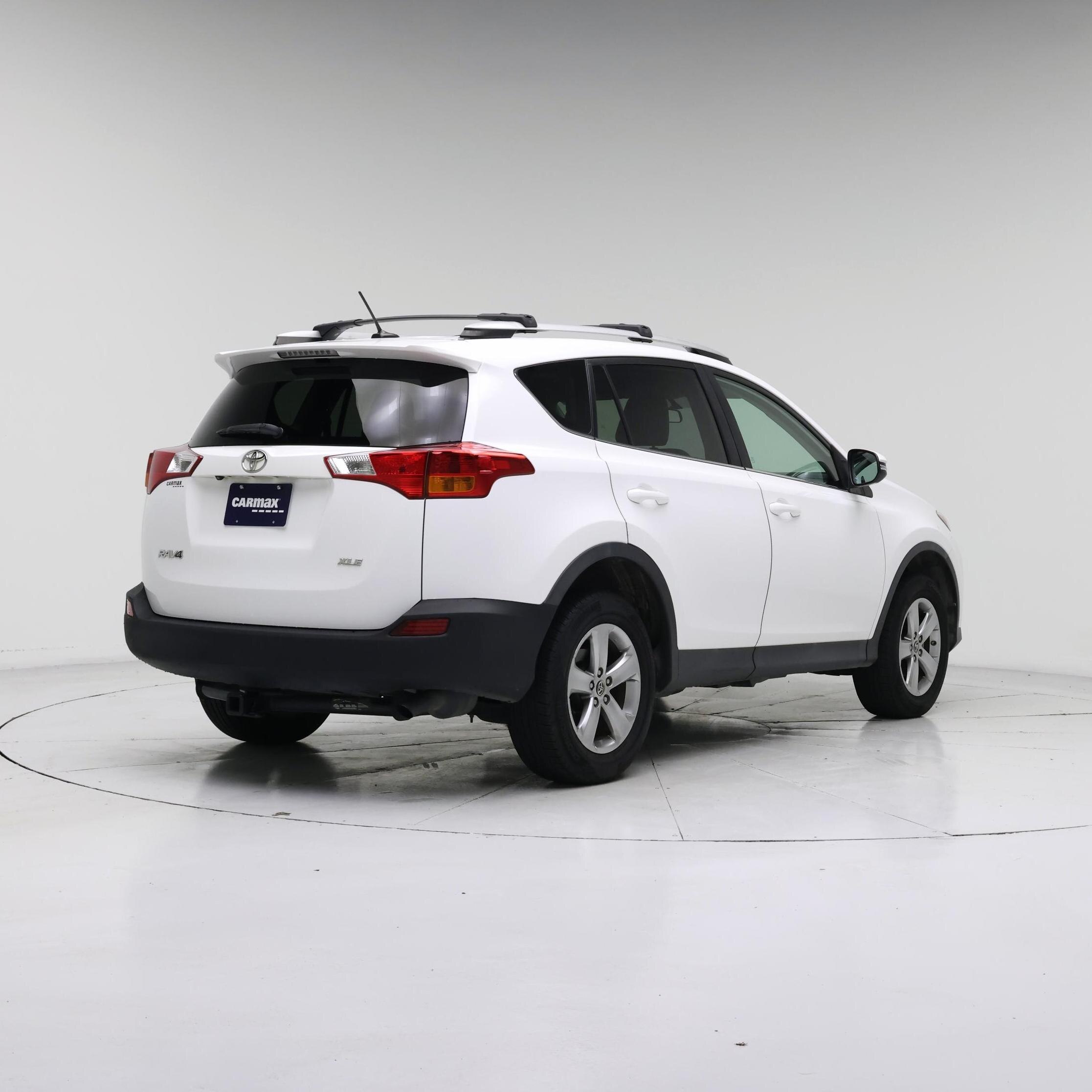 Thumbnail: 2015 Toyota RAV4 - 8