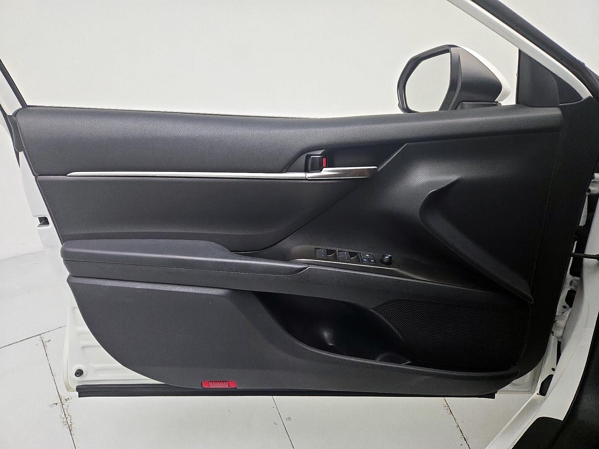 Thumbnail: 2021 Toyota Camry - 12