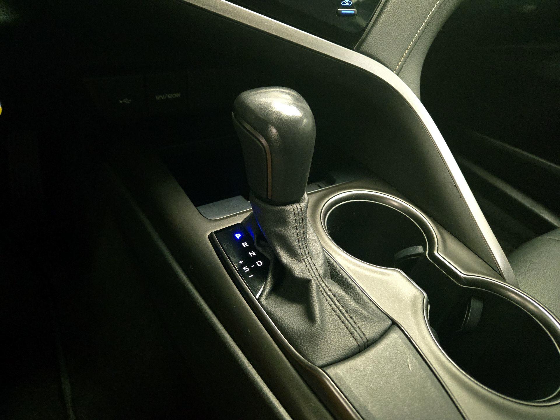 Thumbnail: 2021 Toyota Camry - 17