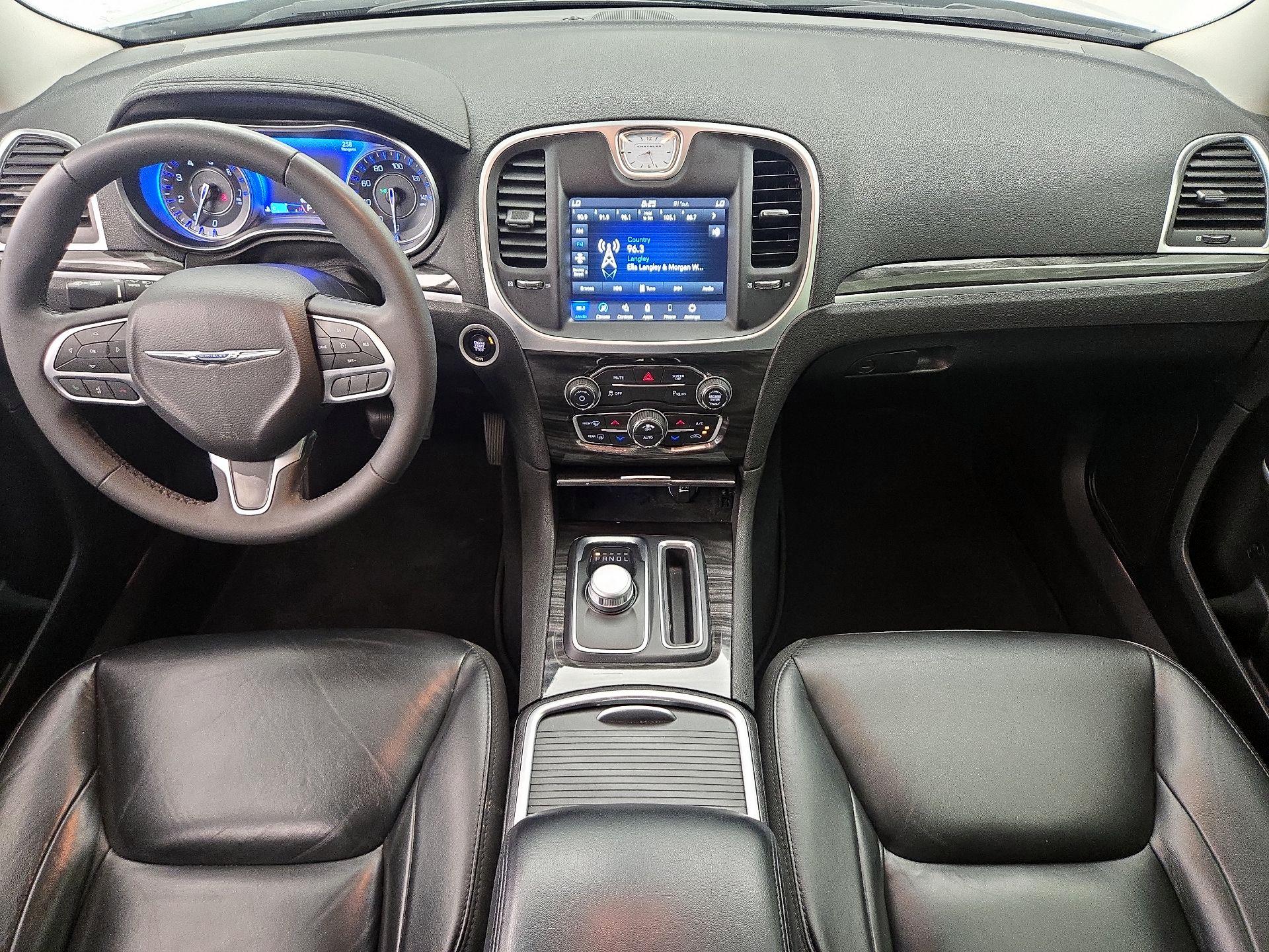Thumbnail: 2022 Chrysler 300 - 9