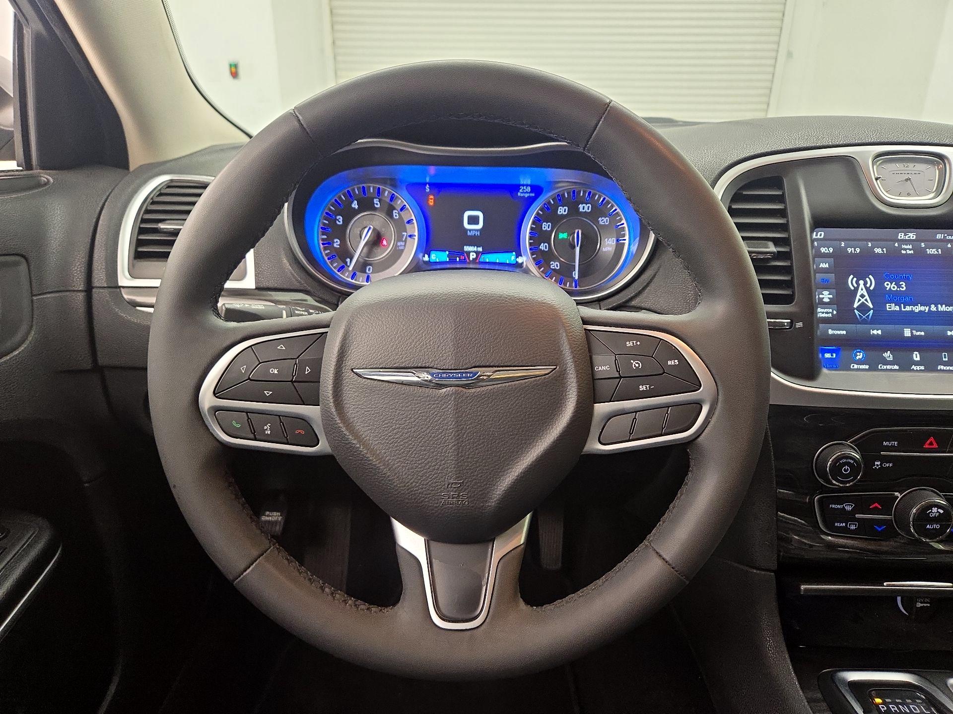 Thumbnail: 2022 Chrysler 300 - 10