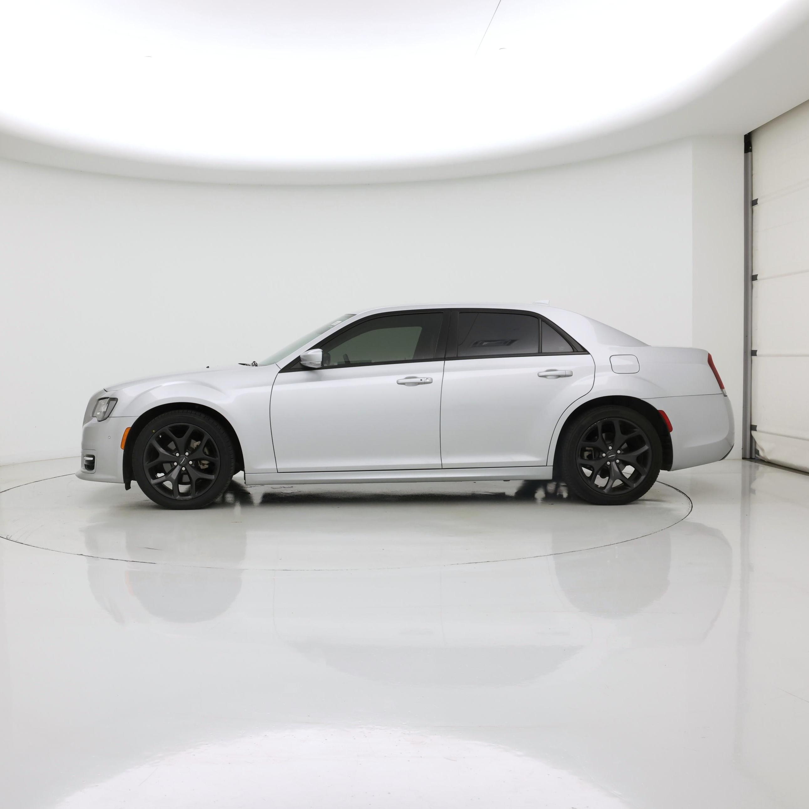 Thumbnail: 2022 Chrysler 300 - 3