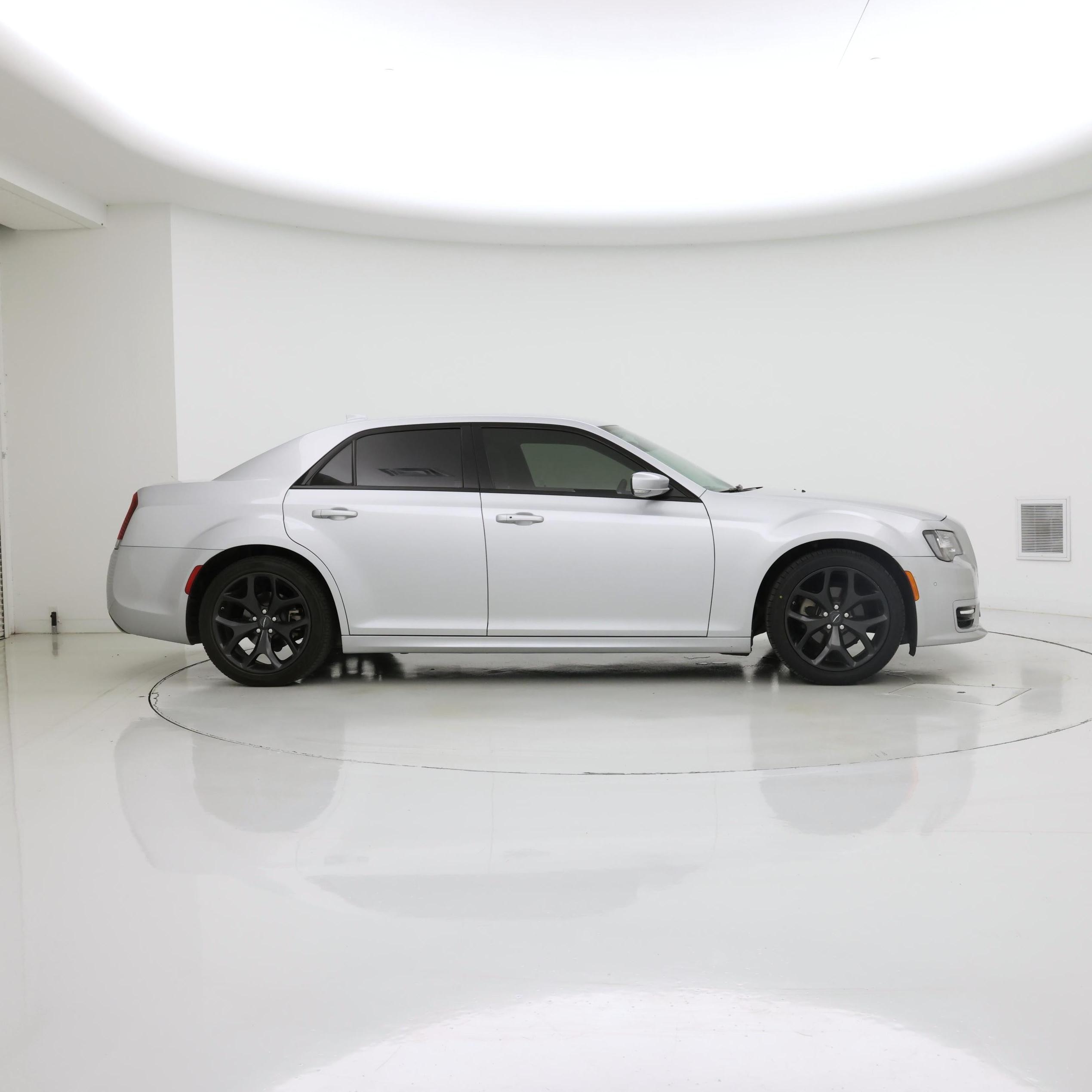 Thumbnail: 2022 Chrysler 300 - 7