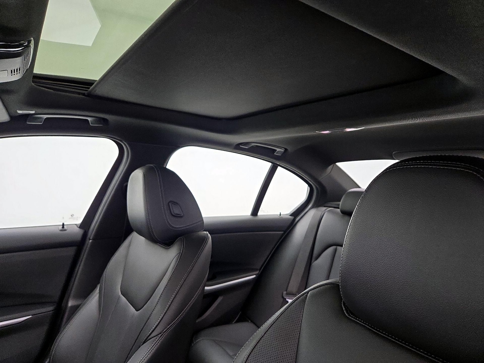 2024 BMW 3 Series 330e - Photo 21