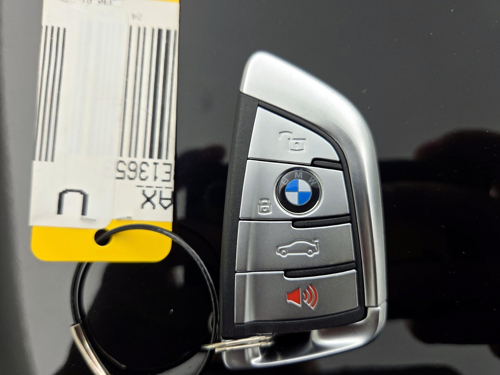 2024 BMW 3 Series 330e - Photo 25
