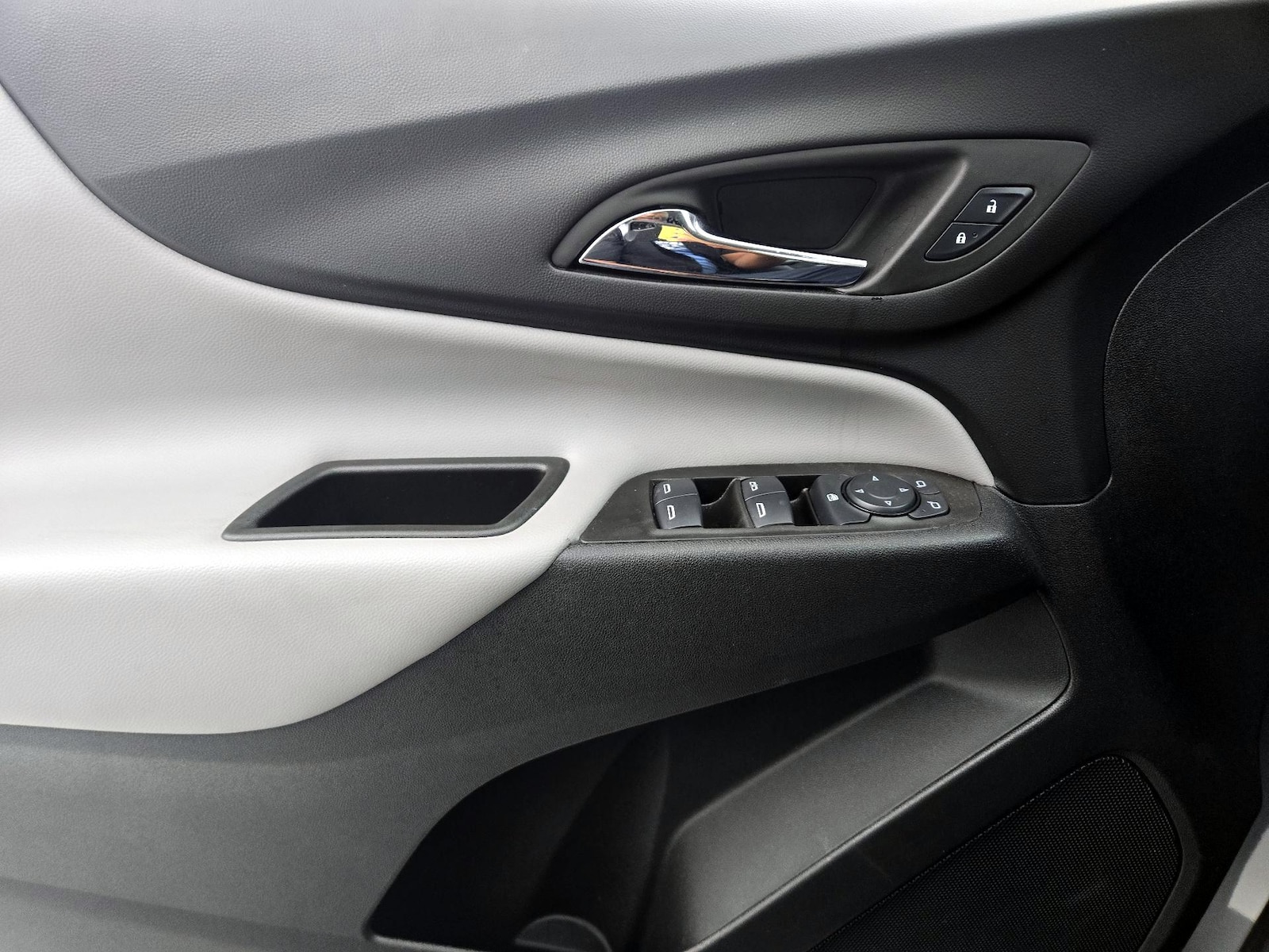 2024 Chevrolet Equinox LS - Photo 11