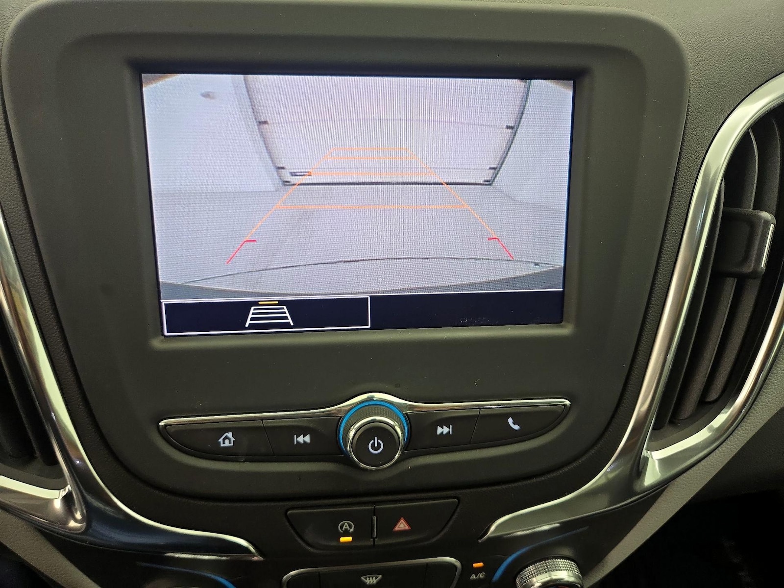 2024 Chevrolet Equinox LS - Photo 13