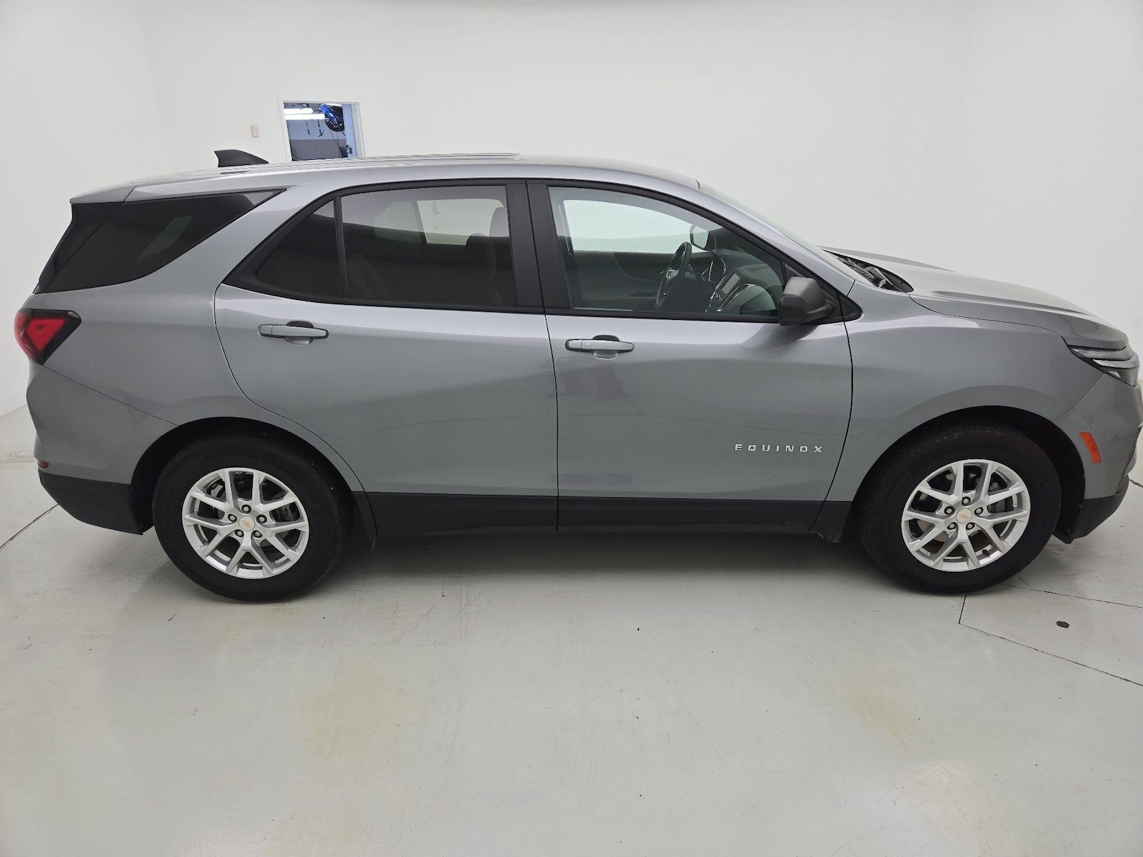 2024 Chevrolet Equinox LS - Photo 4