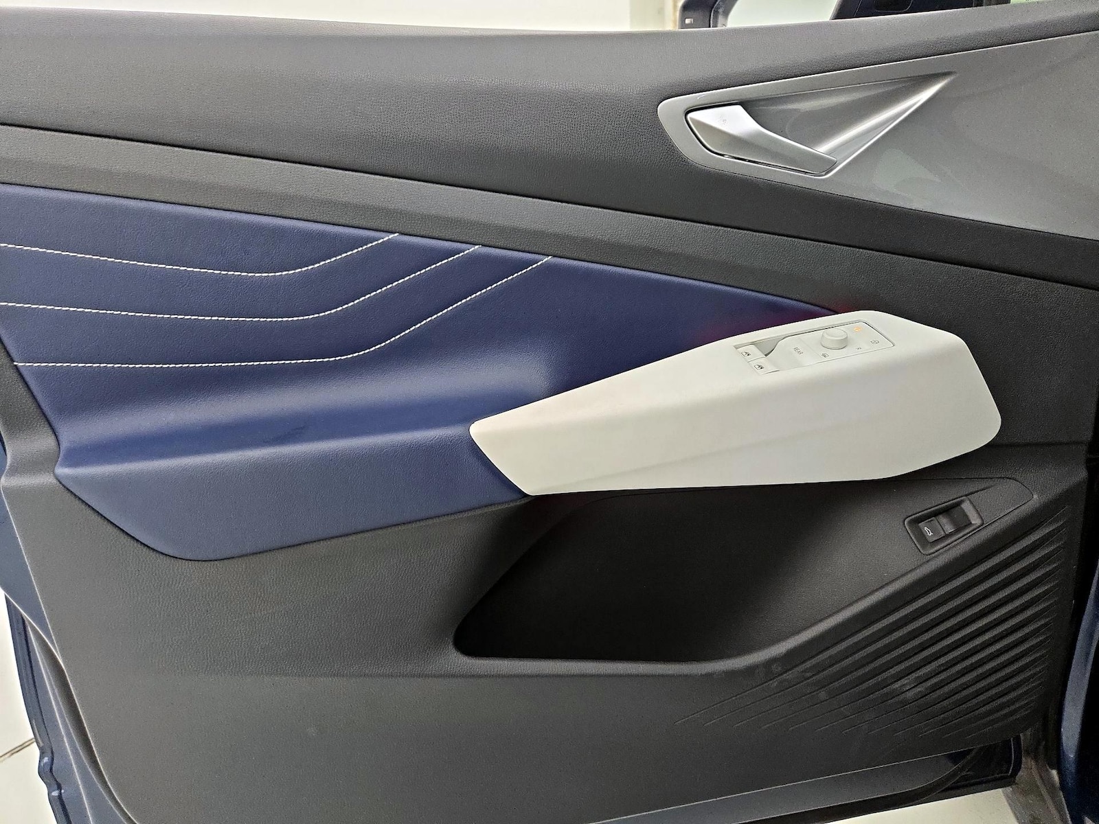 2023 Volkswagen ID.4 PRO S - Photo 11