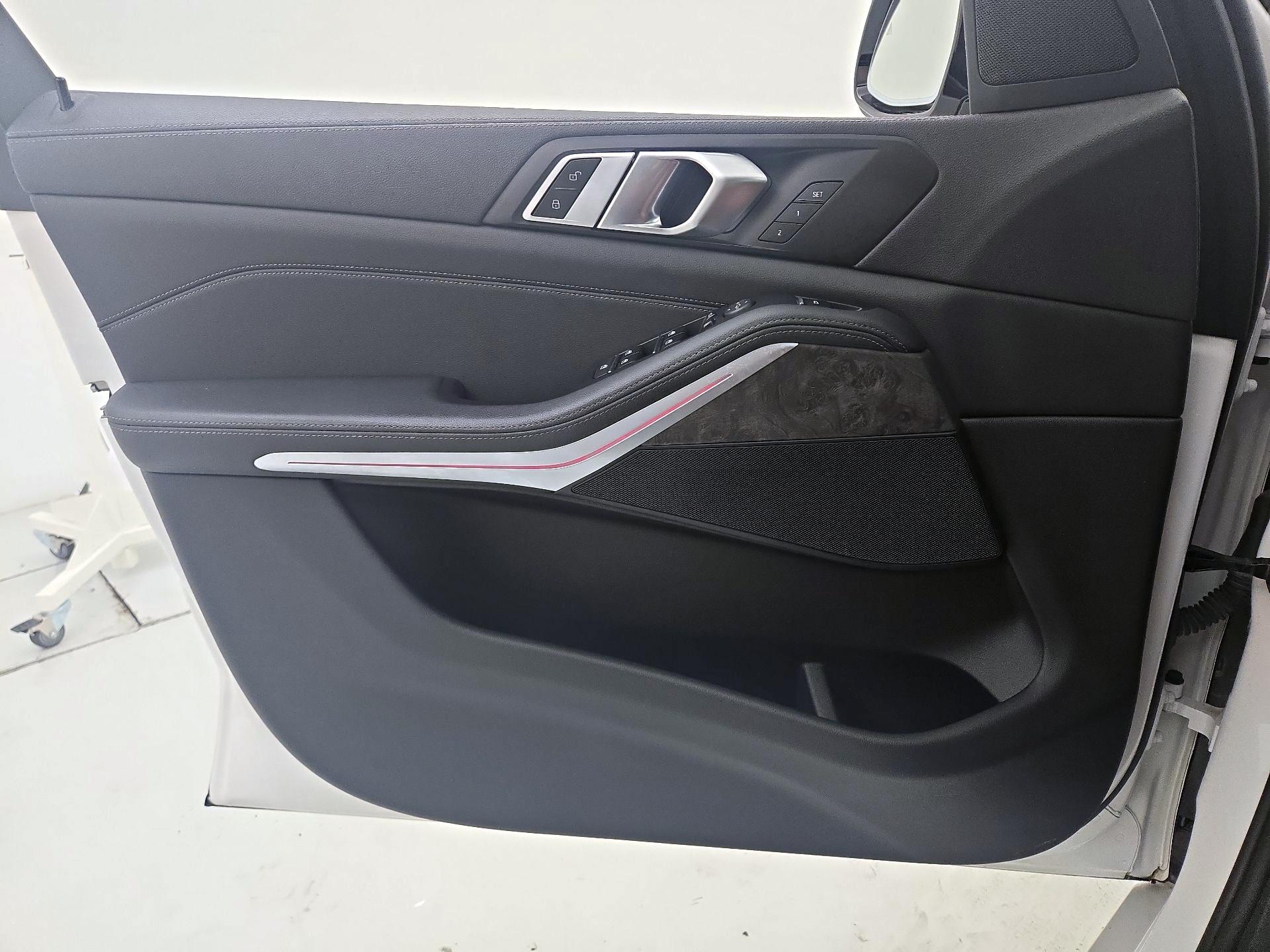 Thumbnail: 2022 BMW X5 - 10