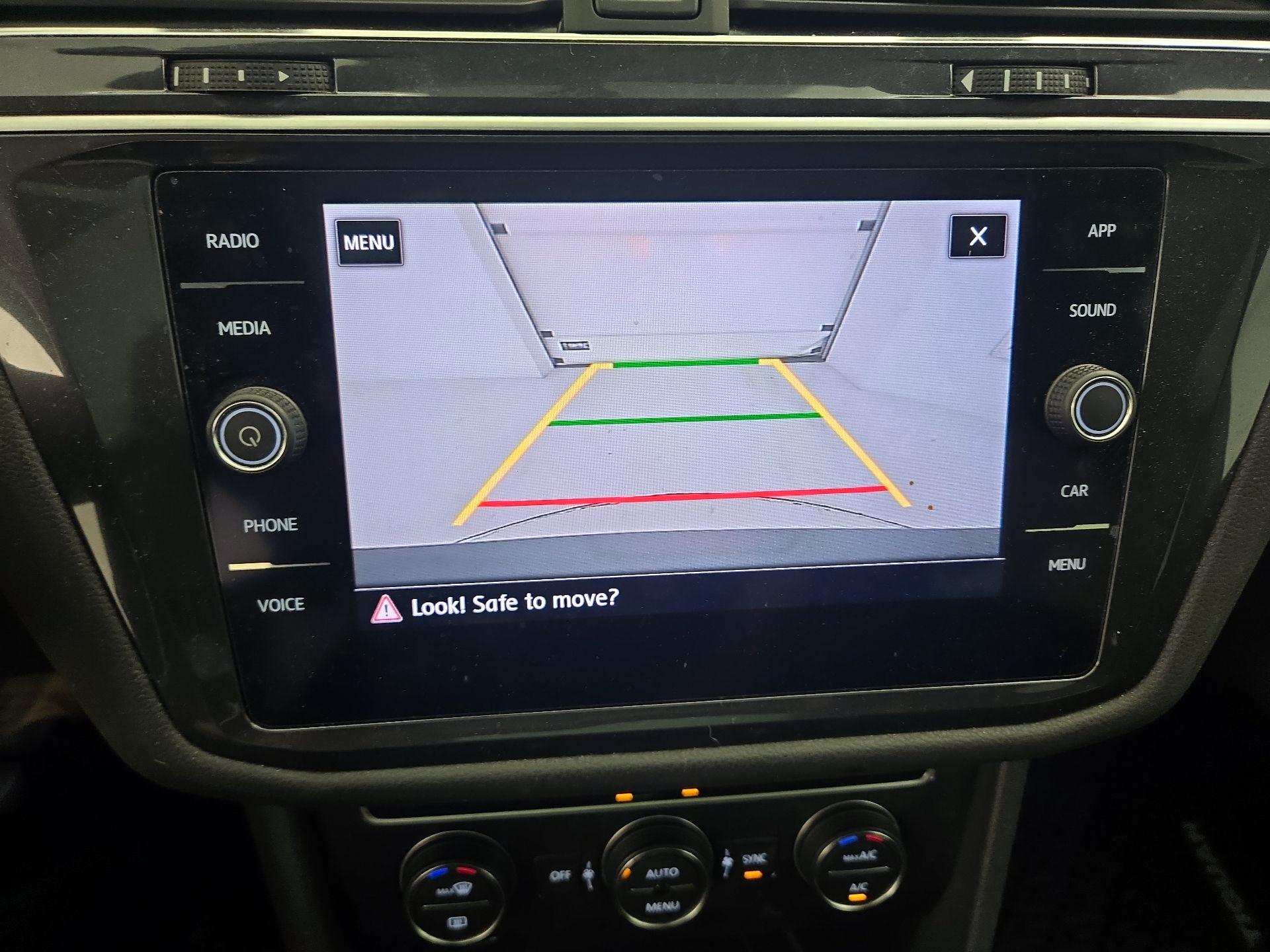 Thumbnail: 2020 Volkswagen Tiguan - 12