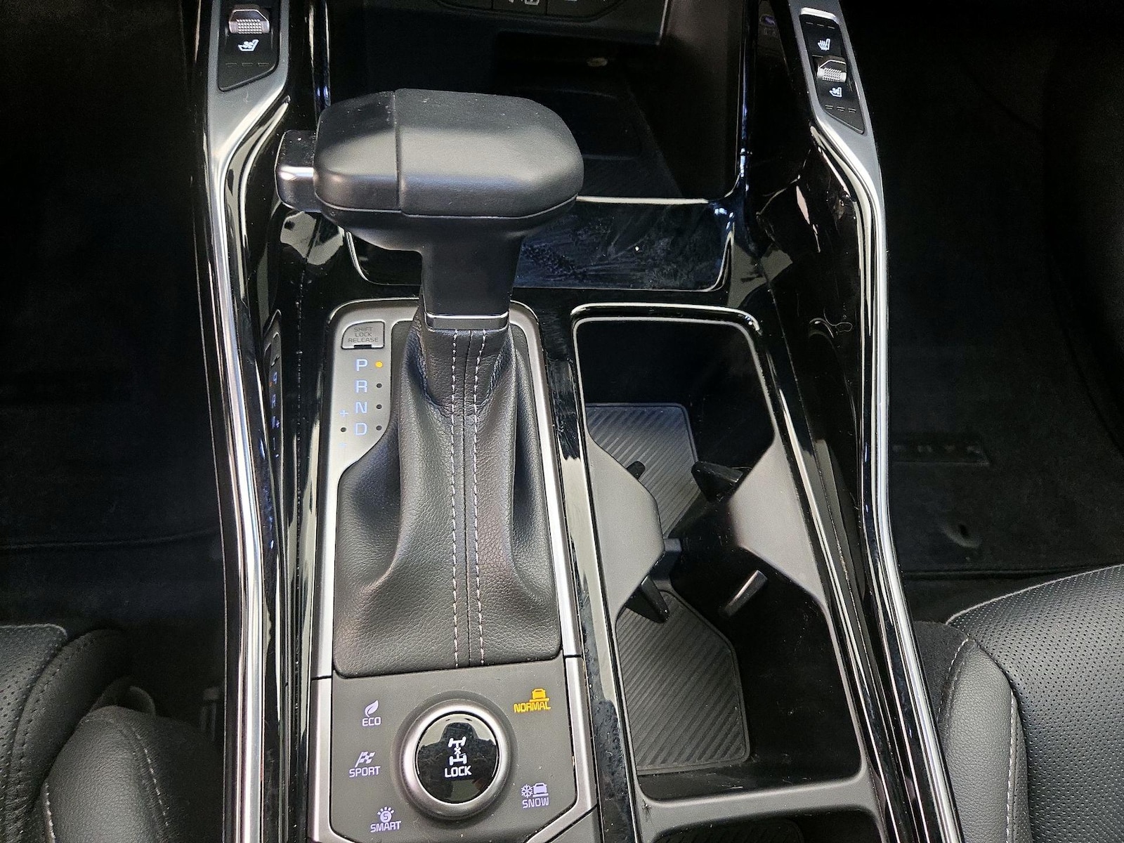 2025 Kia Sorento X-Line SX Prestige - Photo 17