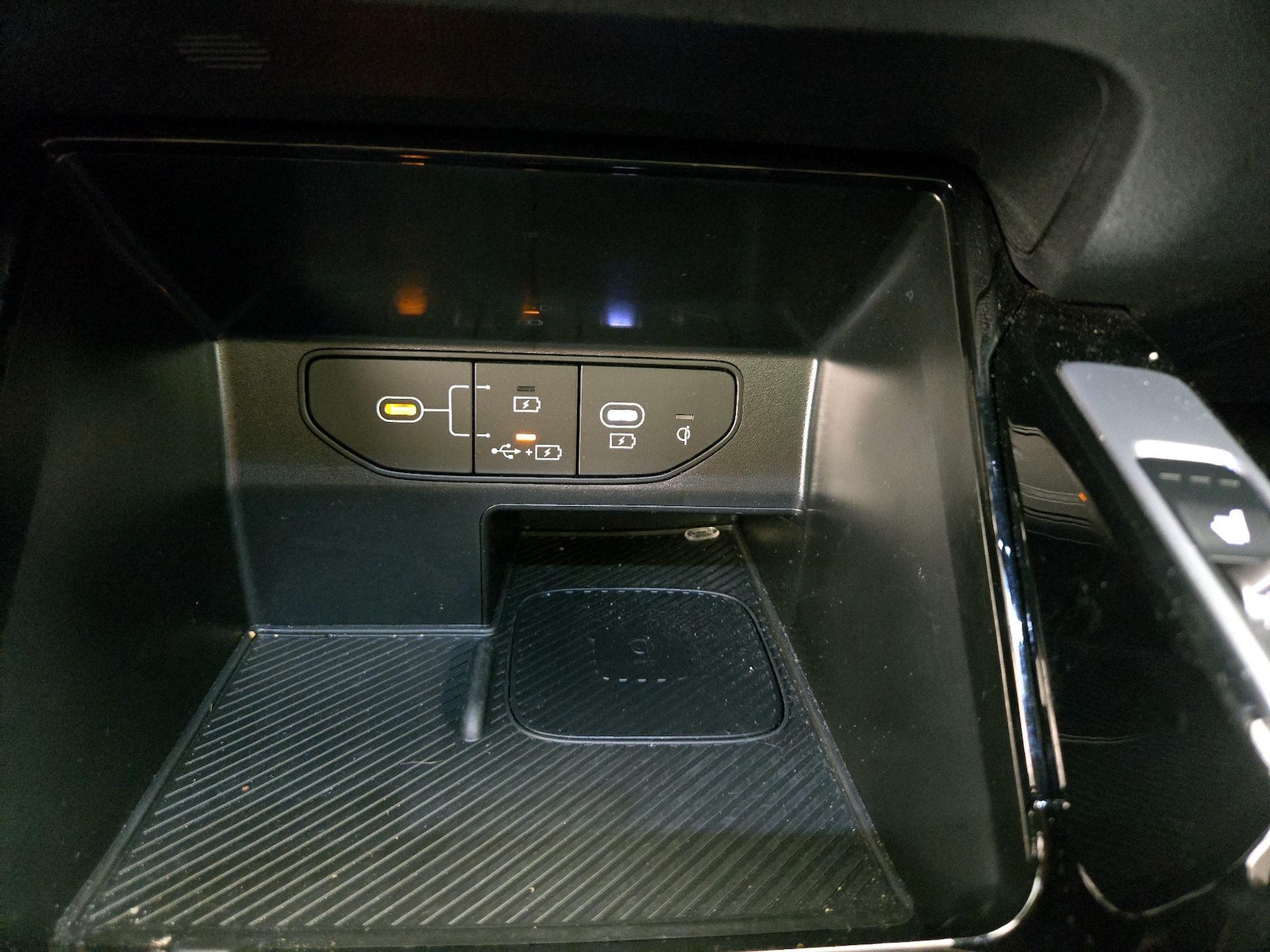 2025 Kia Sorento X-Line SX Prestige - Photo 18