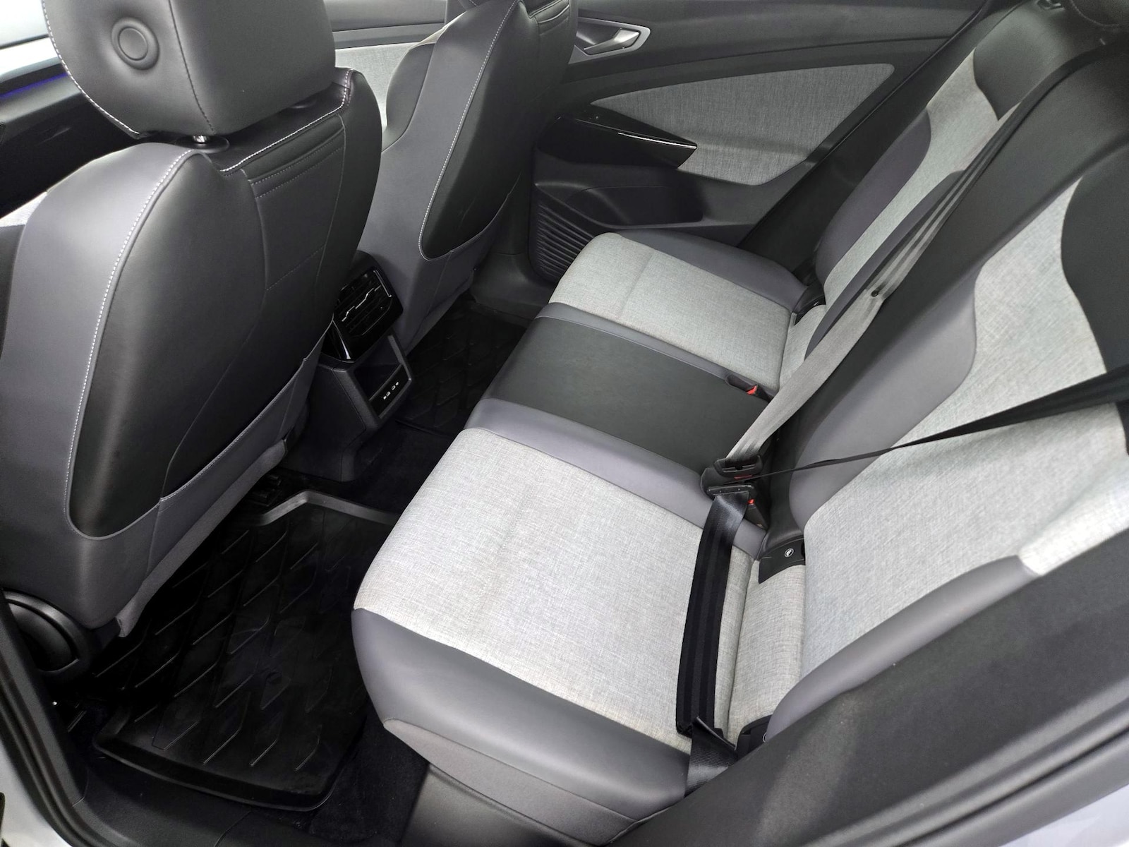 2023 Volkswagen ID.4 STANDARD - Photo 19