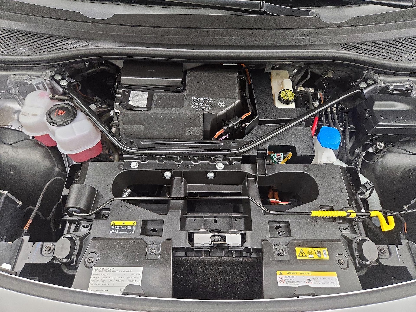 2023 Volkswagen ID.4 STANDARD - Photo 21