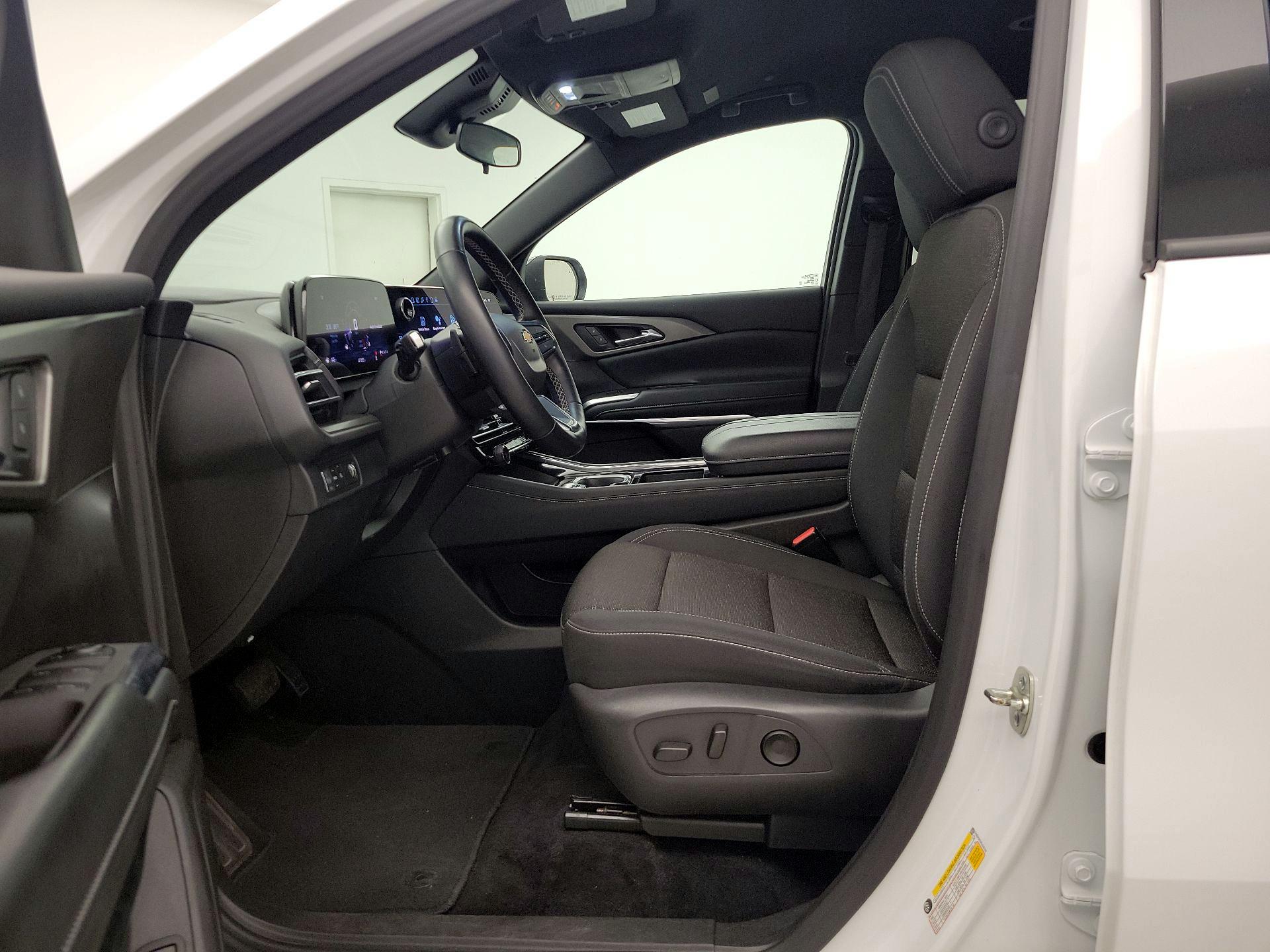 Thumbnail: 2025 Chevrolet Traverse - 11