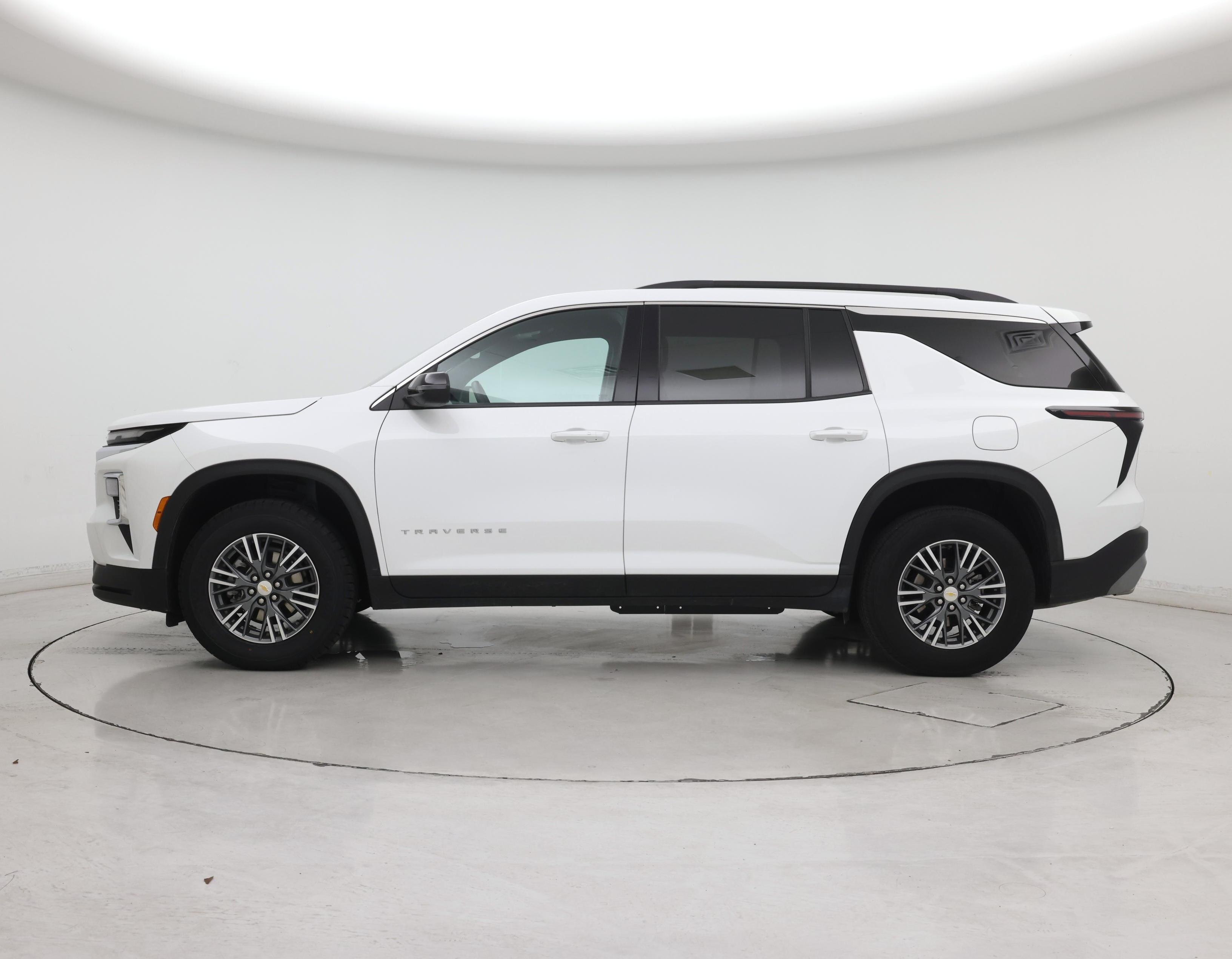 Thumbnail: 2025 Chevrolet Traverse - 3