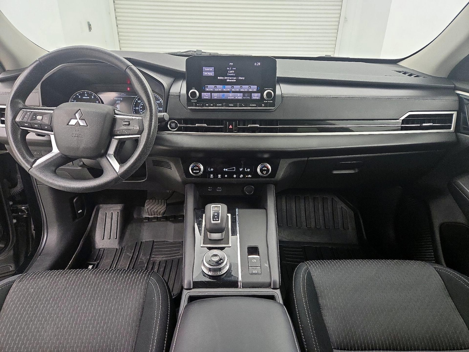 2023 Mitsubishi Outlander ES - Photo 10