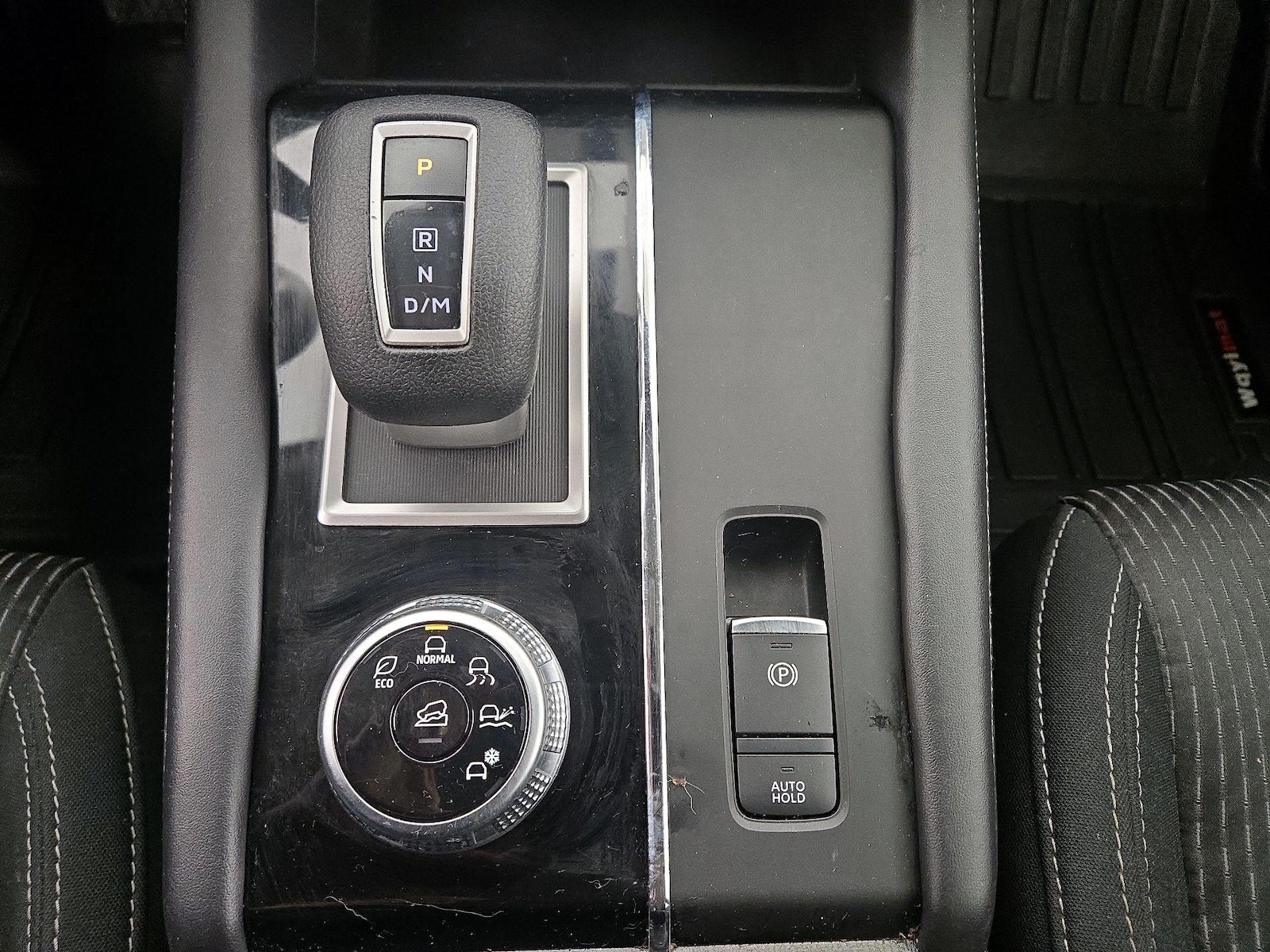 2023 Mitsubishi Outlander ES - Photo 18