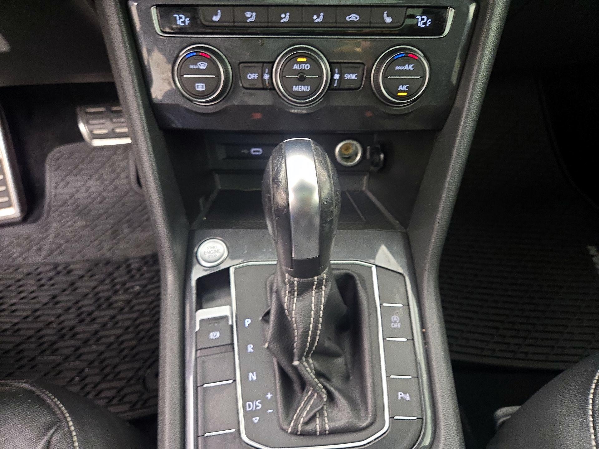 Thumbnail: 2021 Volkswagen Tiguan - 15