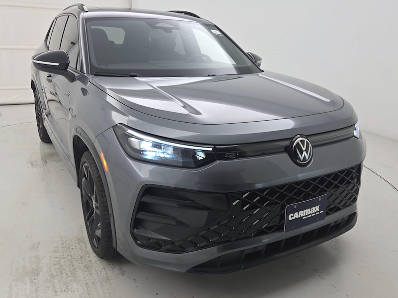 2025 Volkswagen Tiguan SE R-Line Black