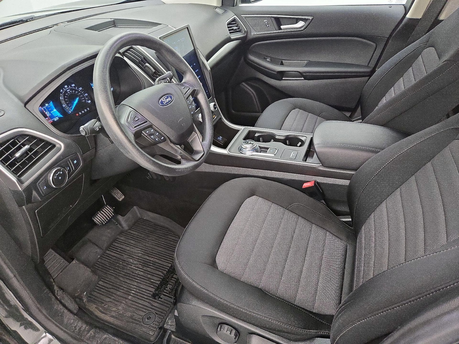 2022 Ford Edge SE - Photo 10