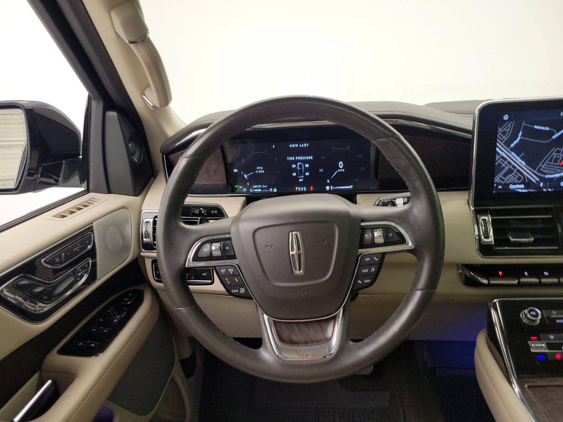 Thumbnail: 2020 Lincoln Navigator - 10