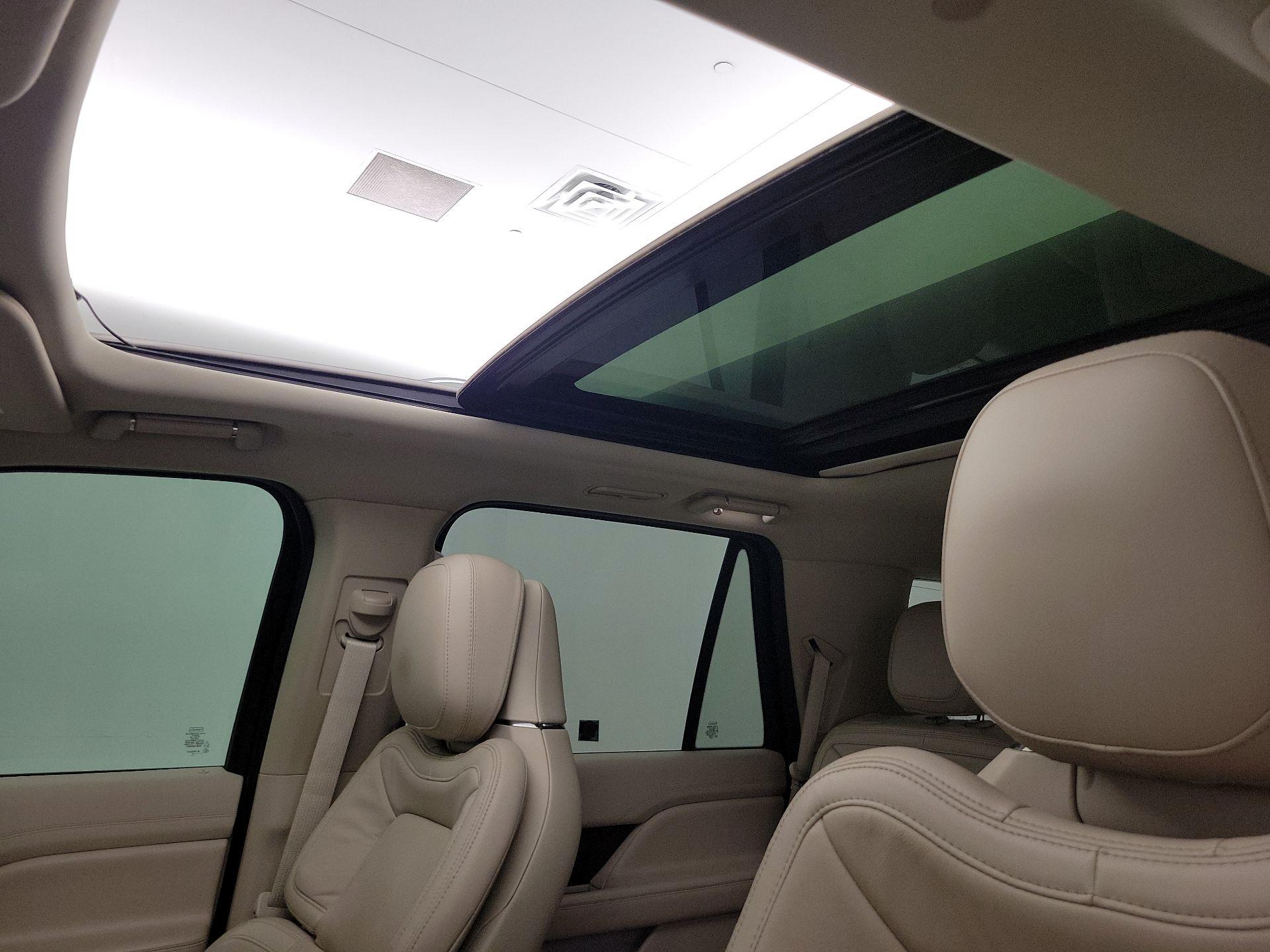 Thumbnail: 2020 Lincoln Navigator - 20