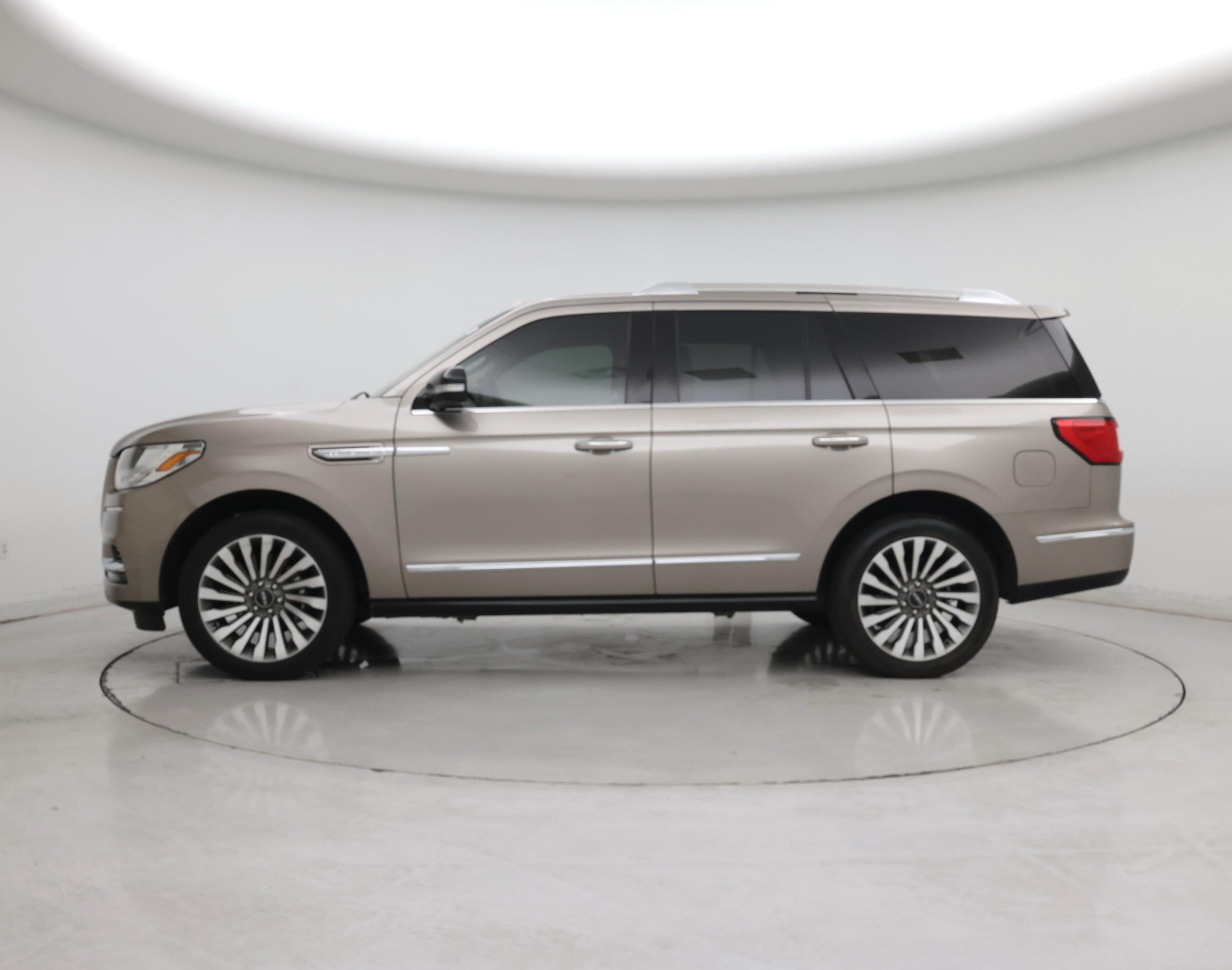 Thumbnail: 2020 Lincoln Navigator - 3