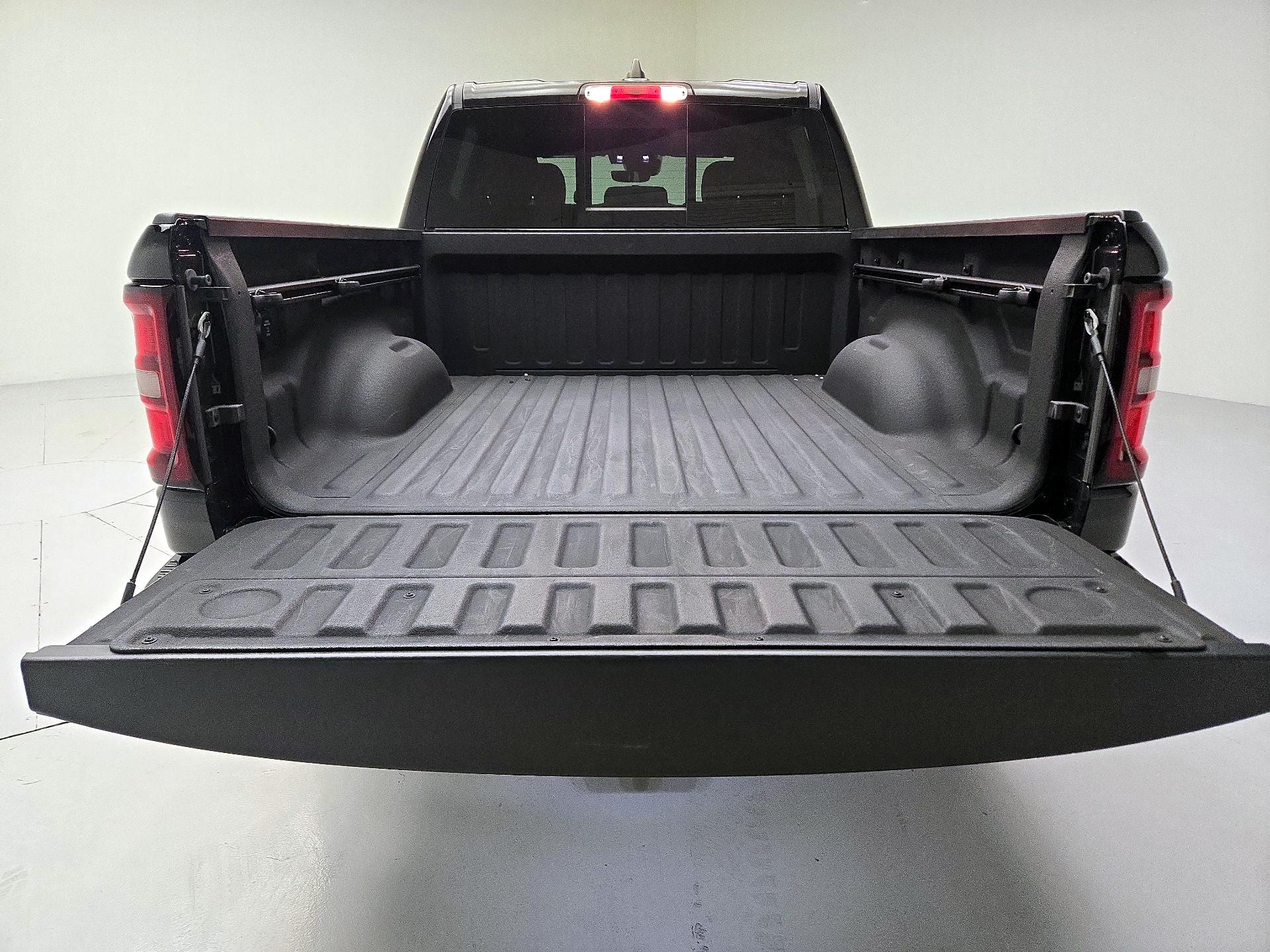Thumbnail: 2025 RAM 1500 - 17