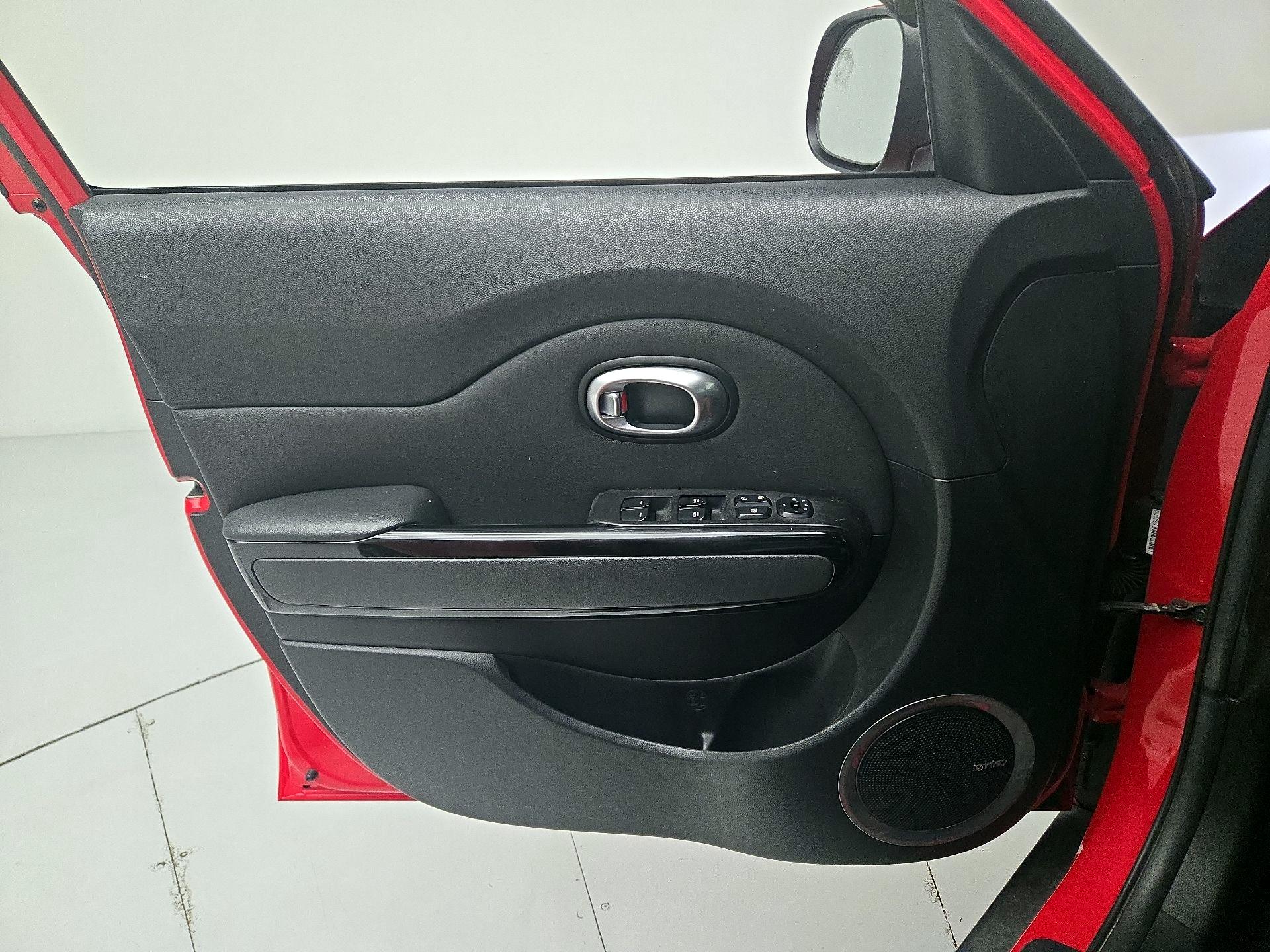 Thumbnail: 2015 Kia Soul - 12