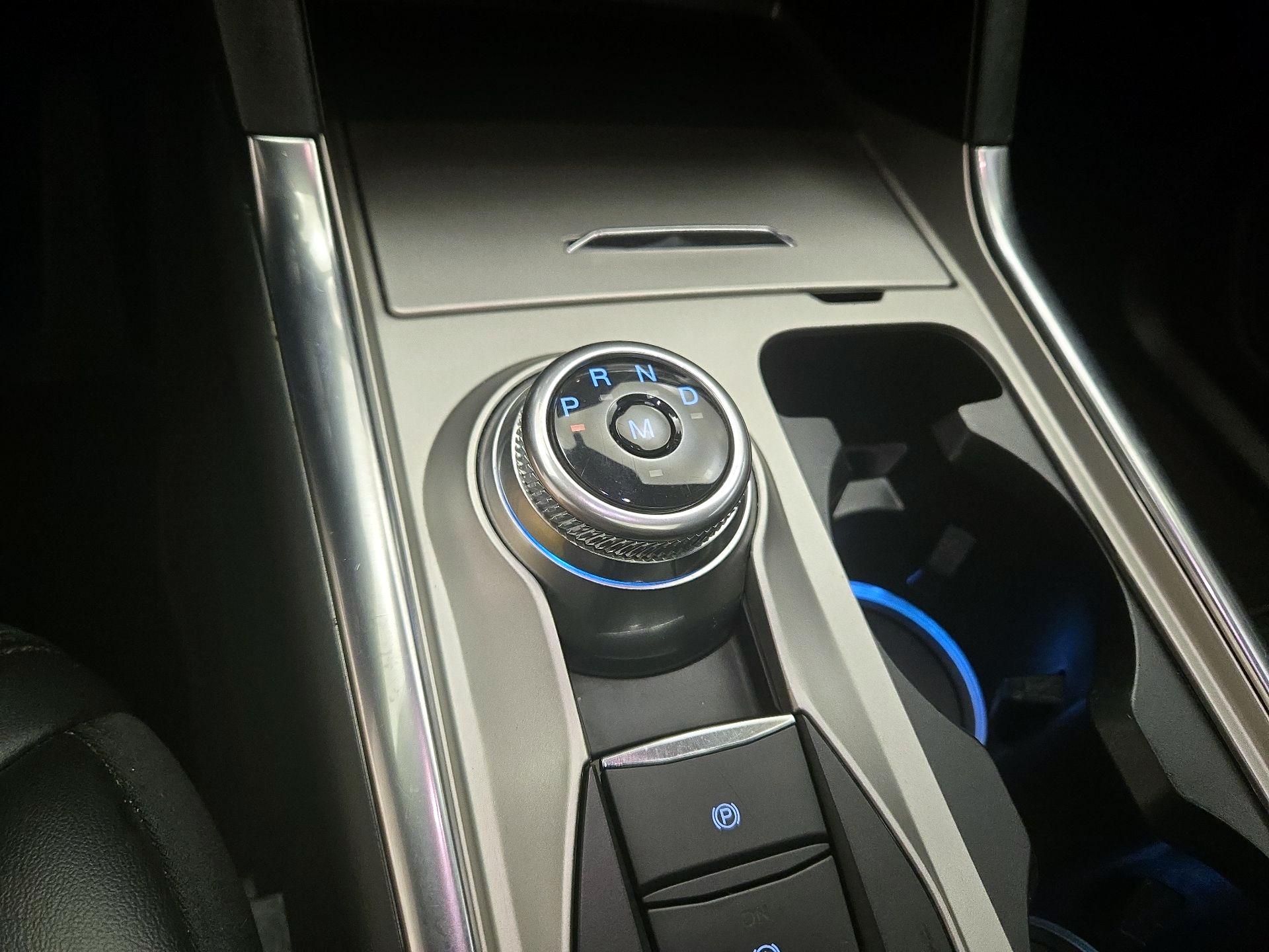 Thumbnail: 2021 Ford Explorer - 16