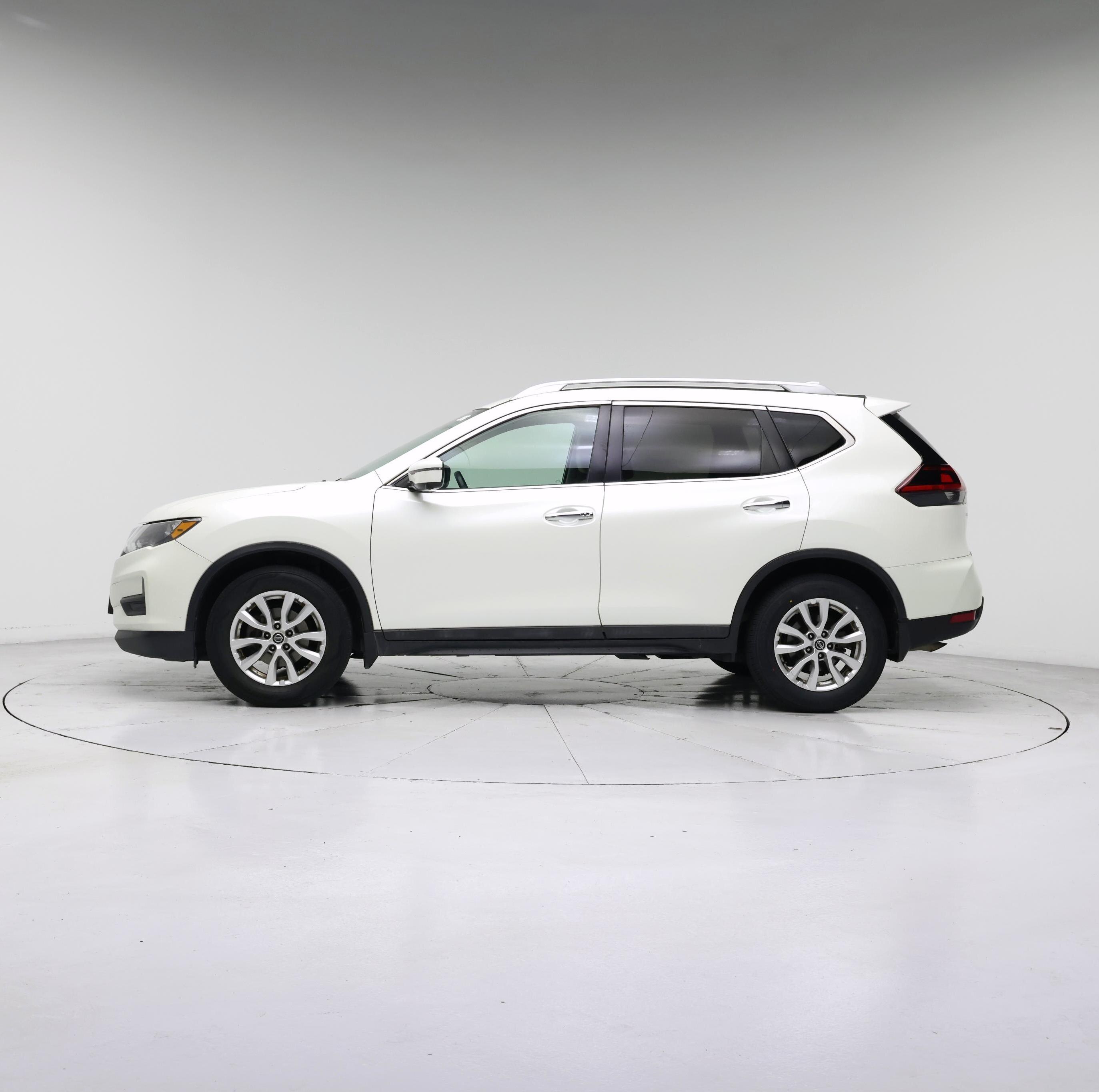 Thumbnail: 2018 Nissan Rogue - 3