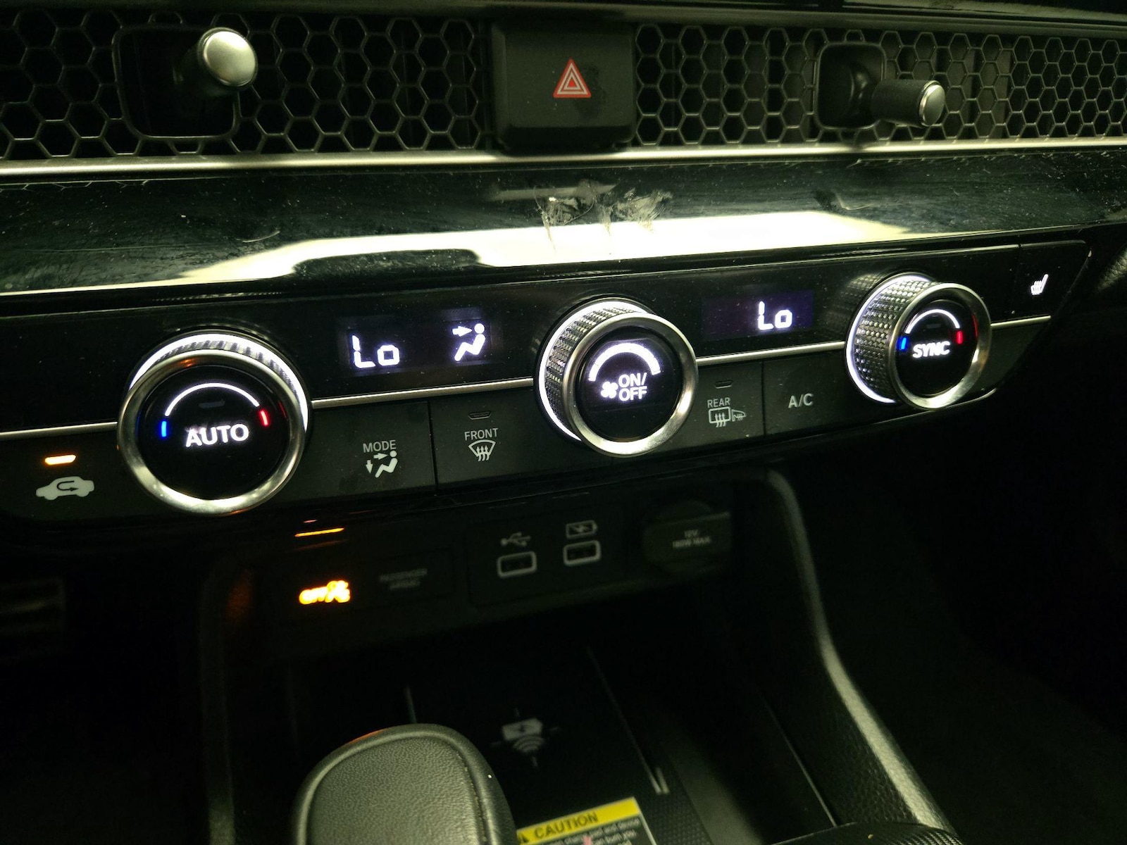 2024 Honda Civic Hatchback Sport Touring - Photo 18