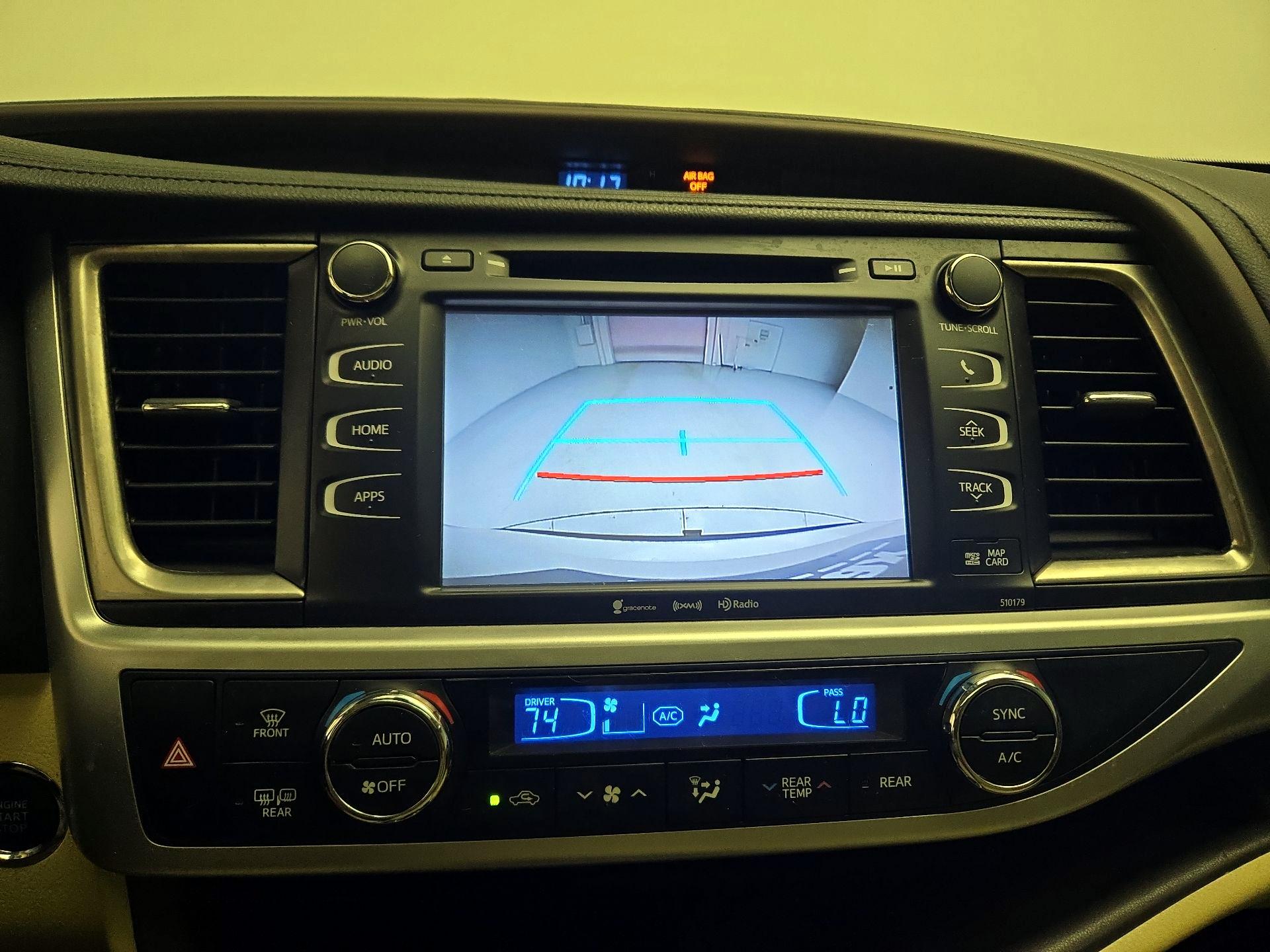 Thumbnail: 2018 Toyota Highlander - 14