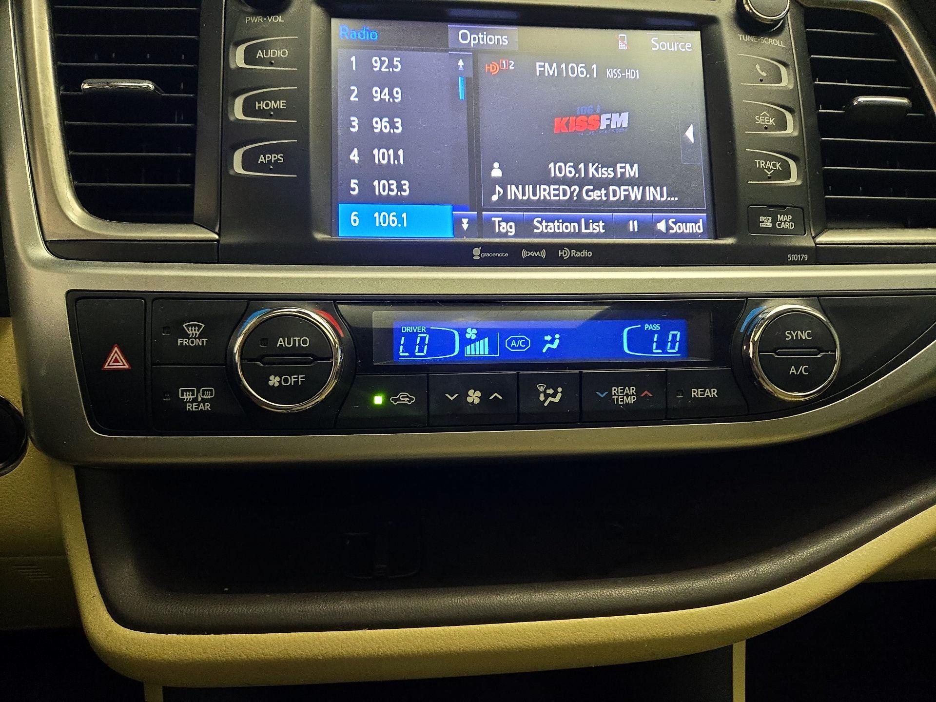 Thumbnail: 2018 Toyota Highlander - 16
