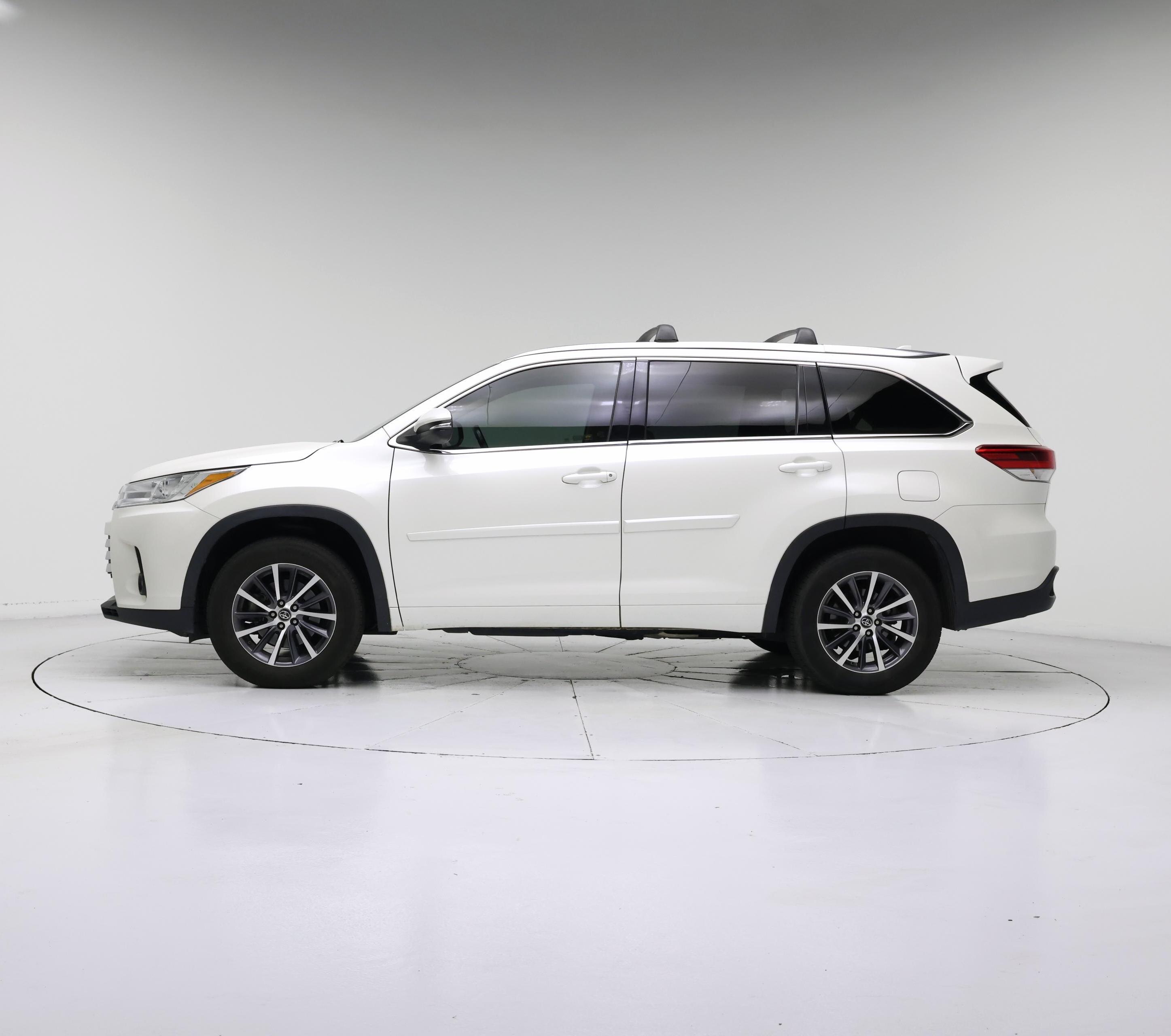 Thumbnail: 2018 Toyota Highlander - 3