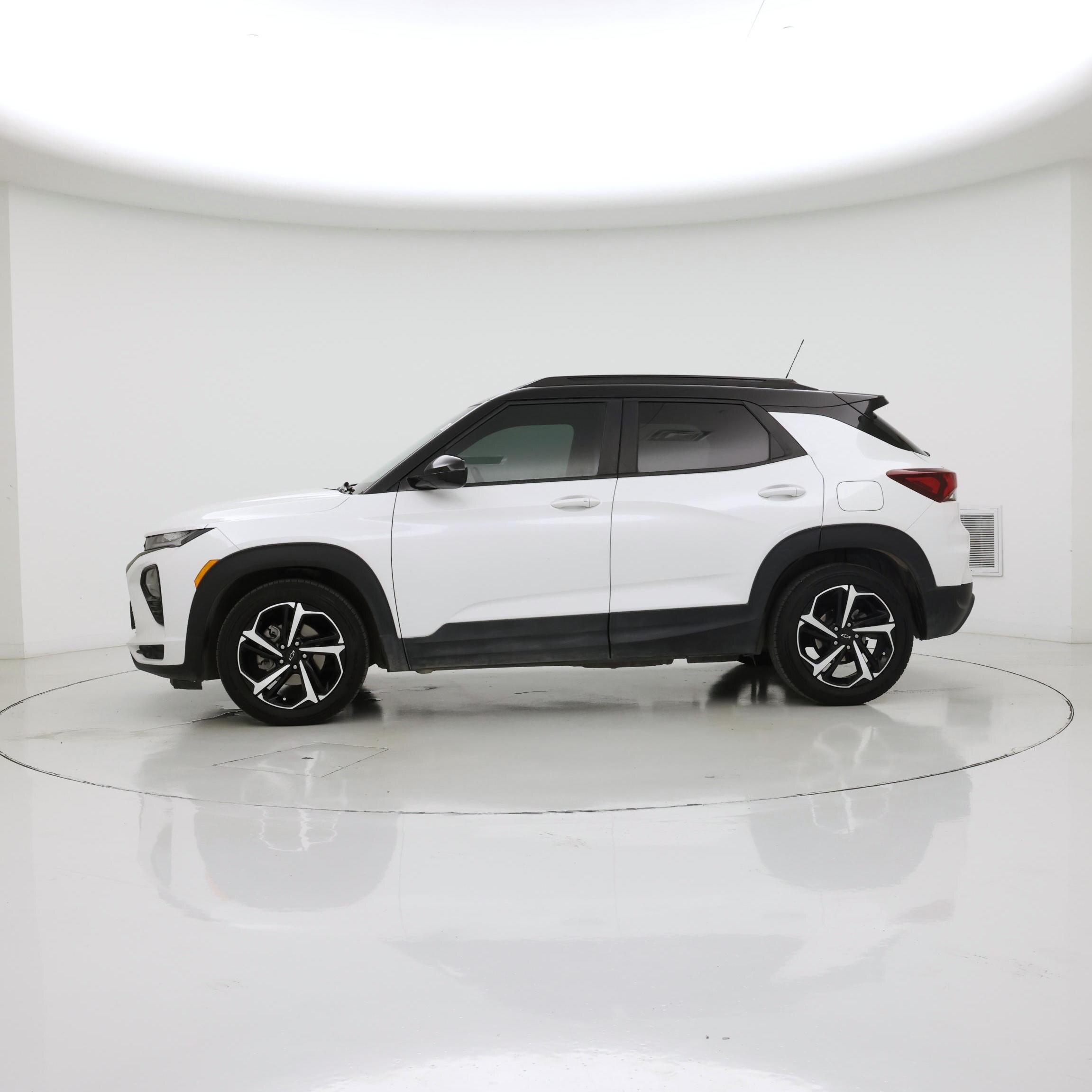 Thumbnail: 2023 Chevrolet TrailBlazer - 3