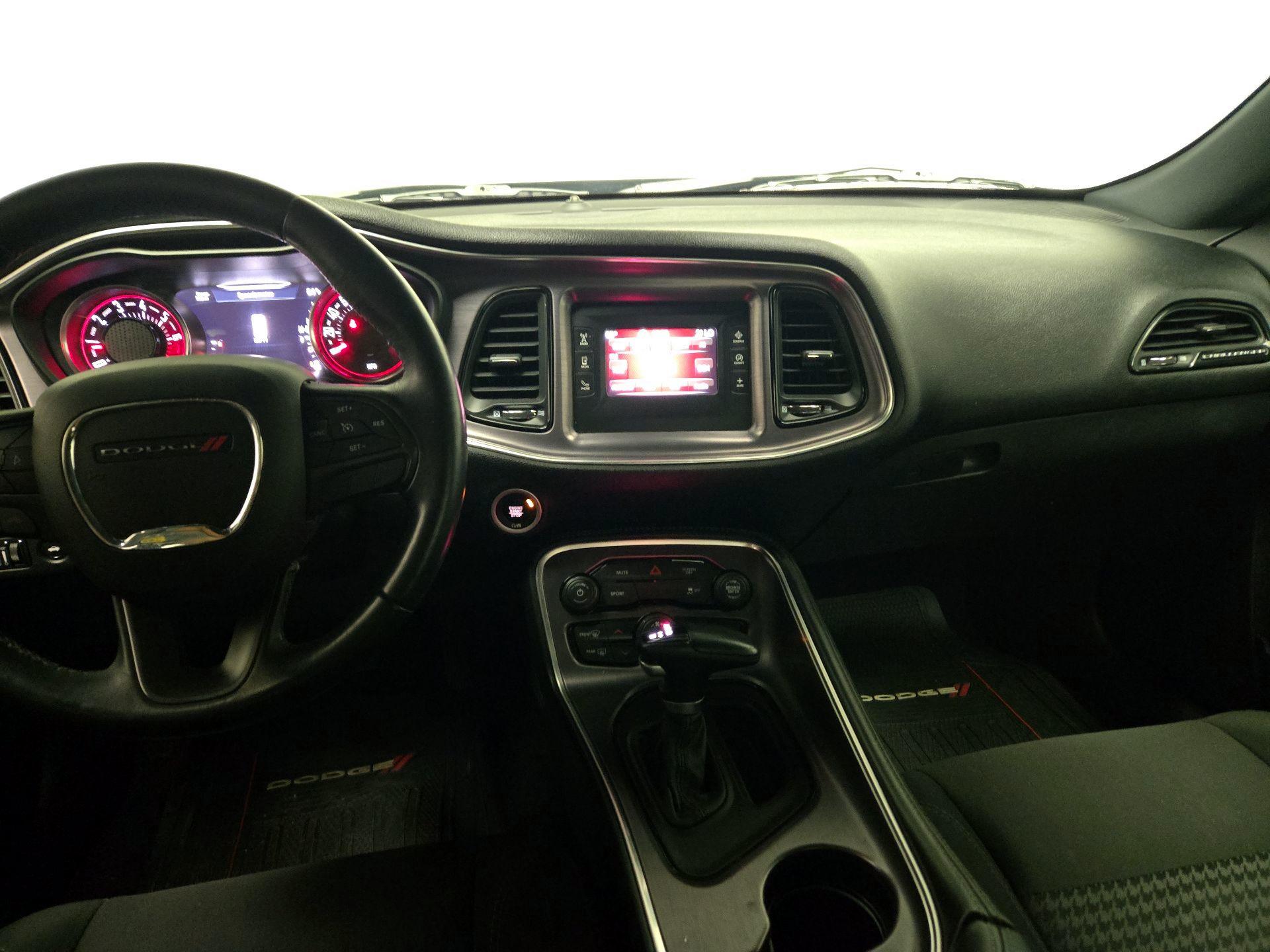 Thumbnail: 2017 Dodge Challenger - 9