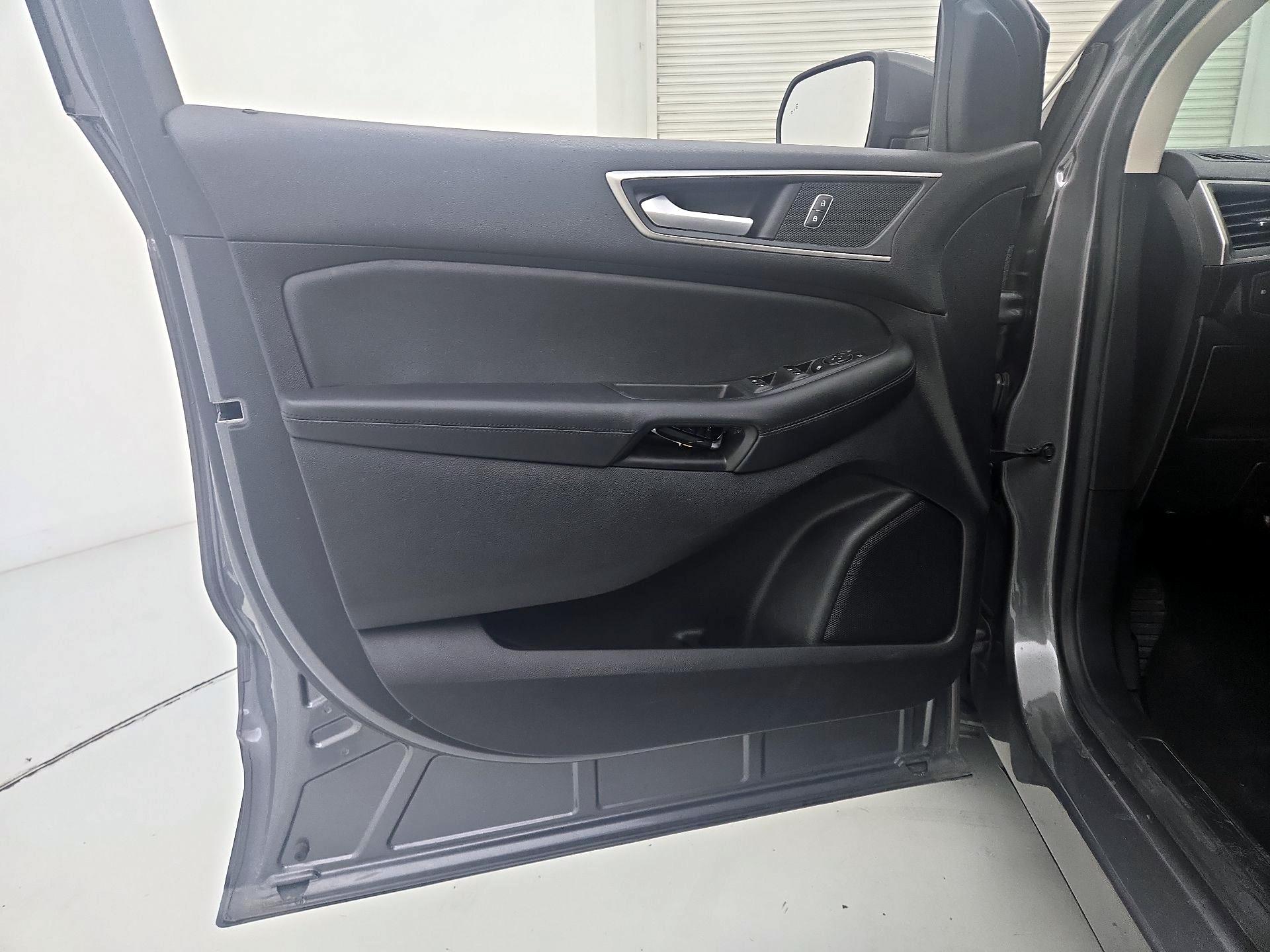 Thumbnail: 2021 Ford Edge - 12