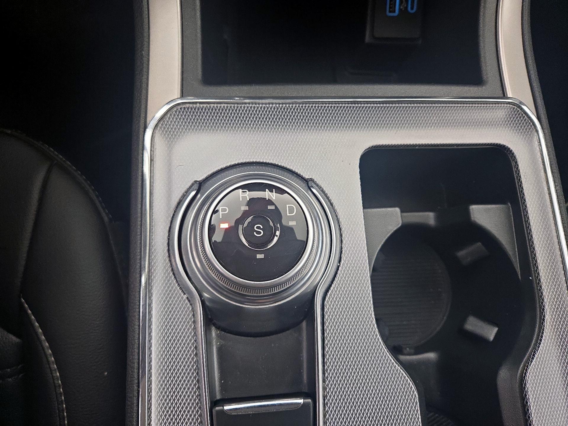 Thumbnail: 2021 Ford Edge - 17